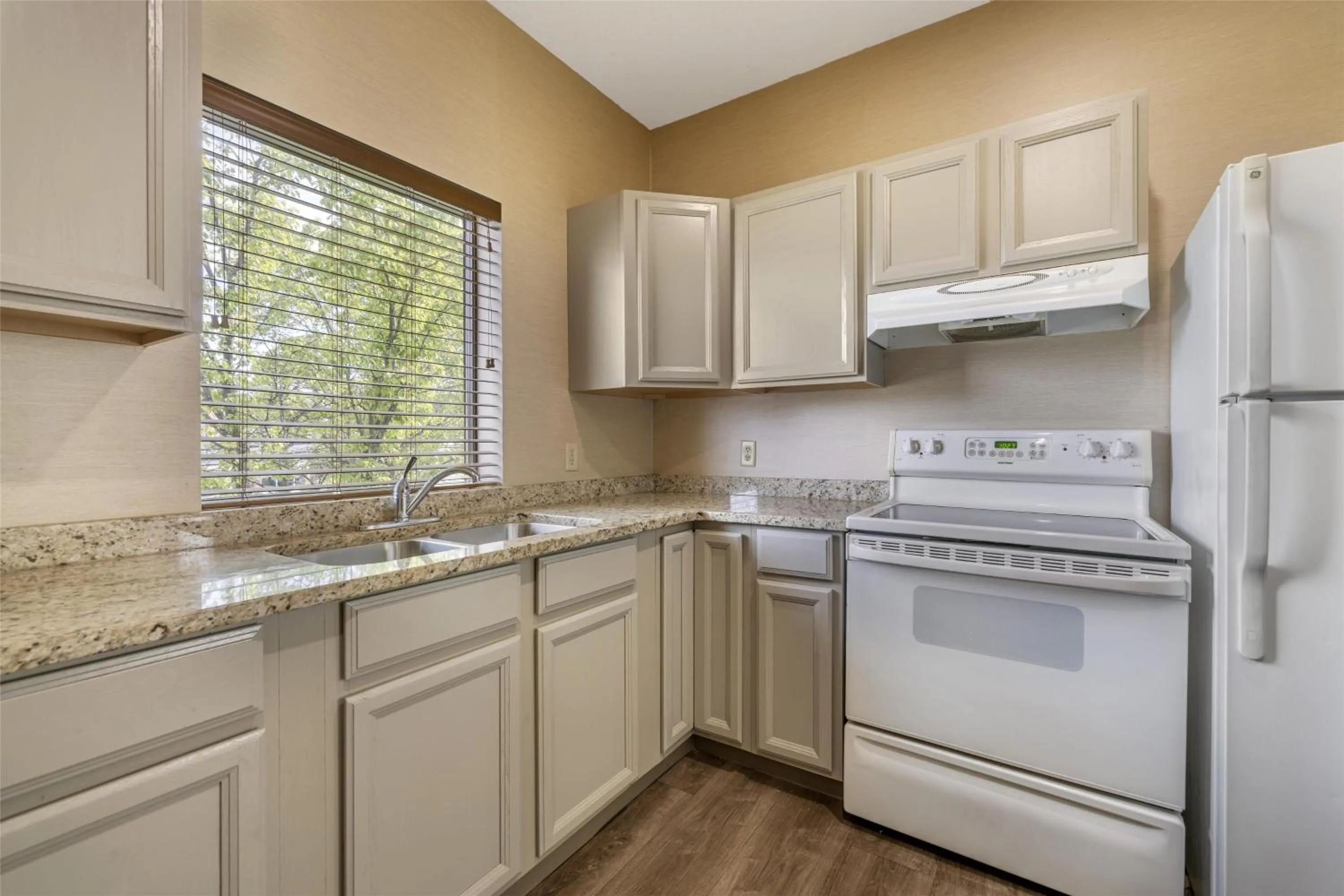 Bedroom in Best Western Plus University Inn