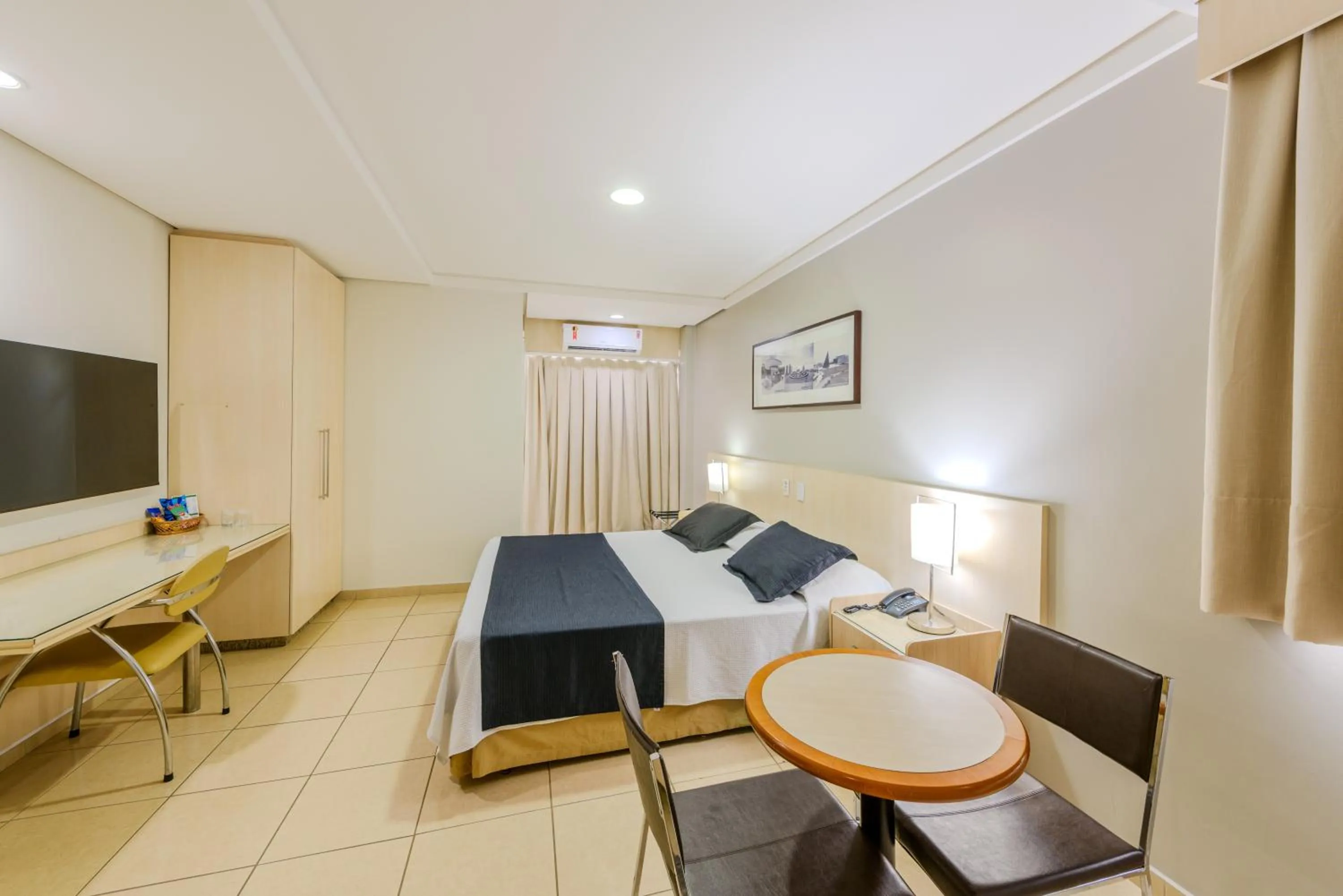 Bedroom, Bed in Hotel Maione