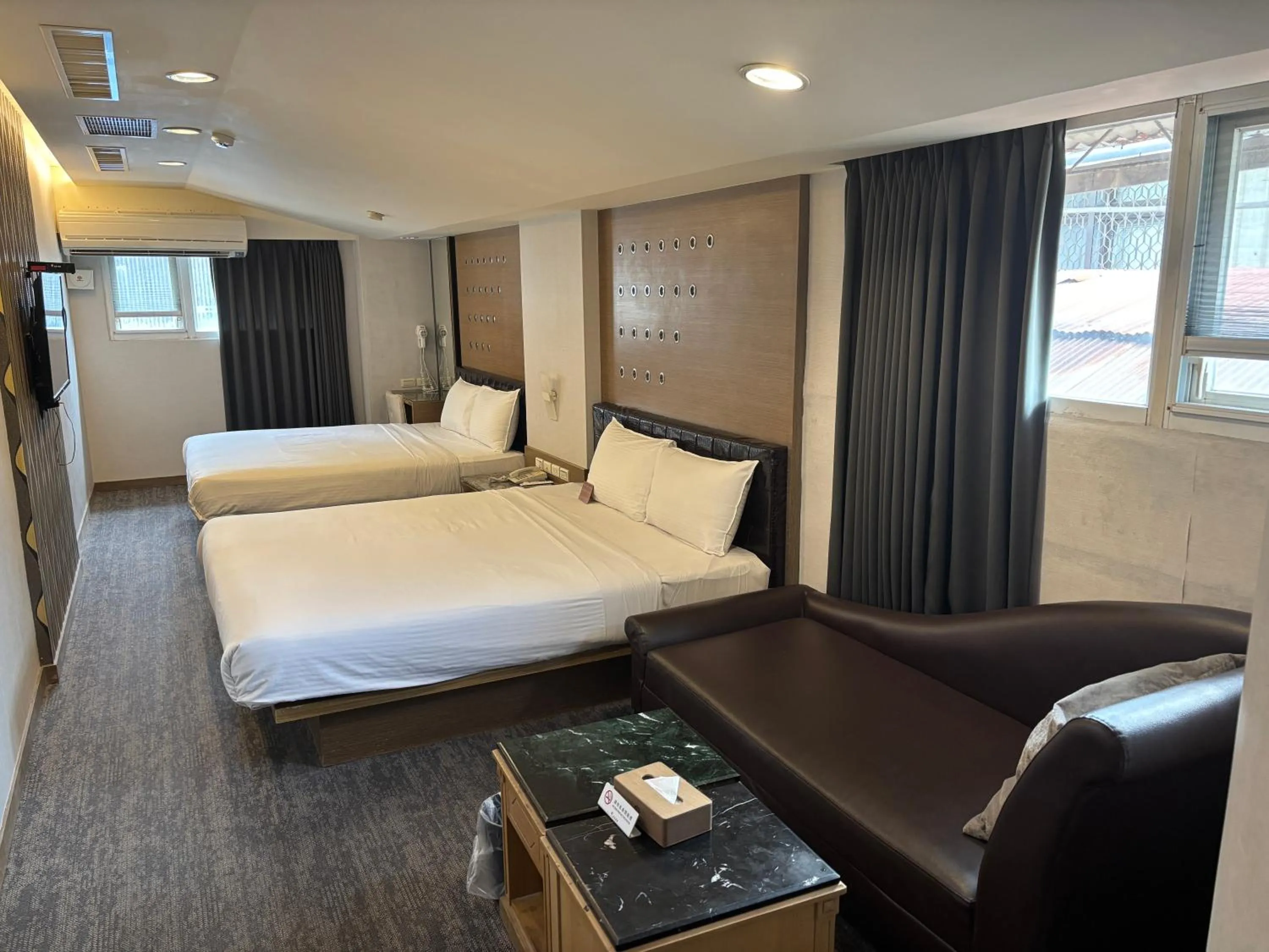 Bed in Fu Kuang Hotel