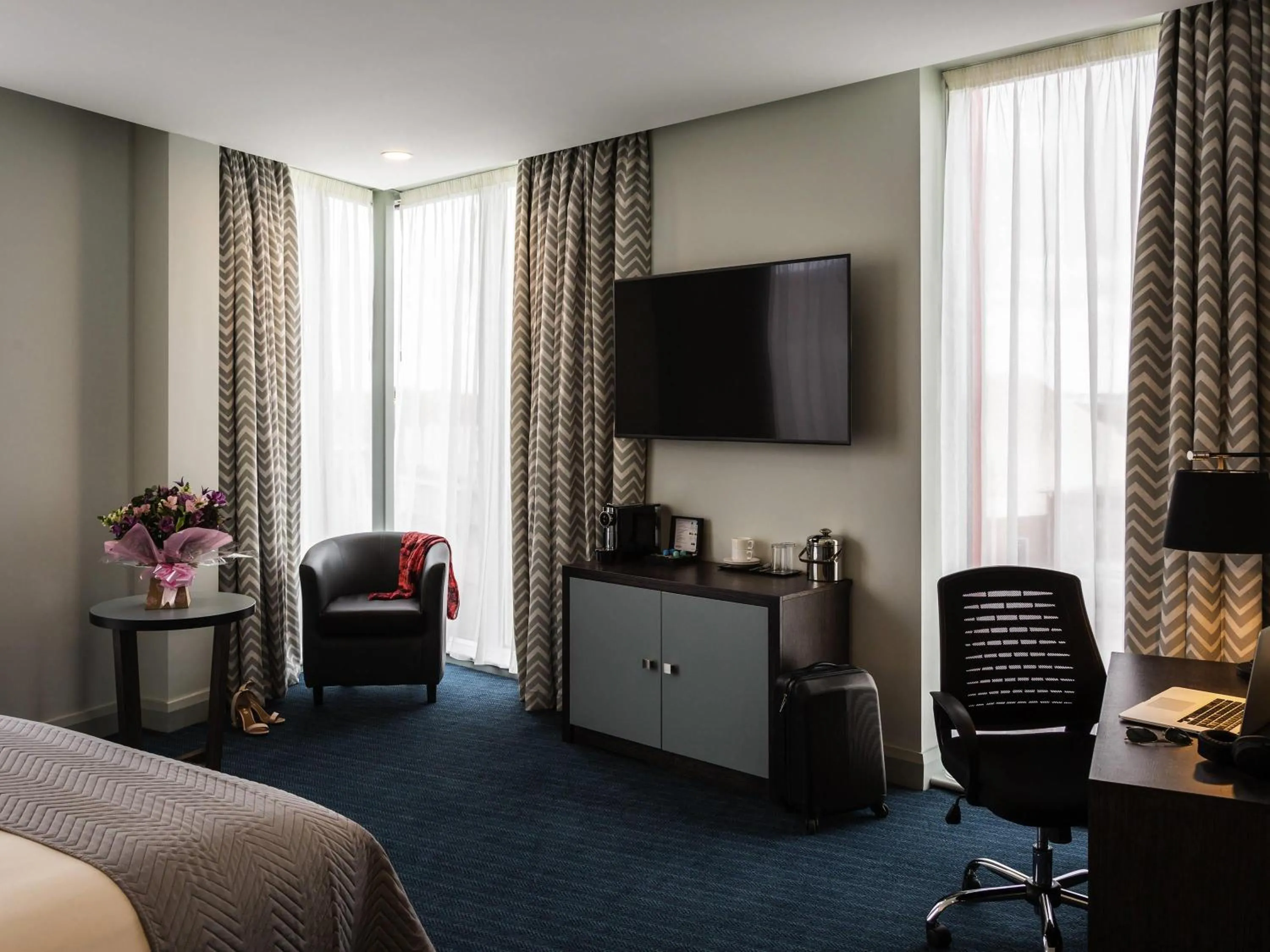 Bedroom, Bed in Mercure Bridgwater