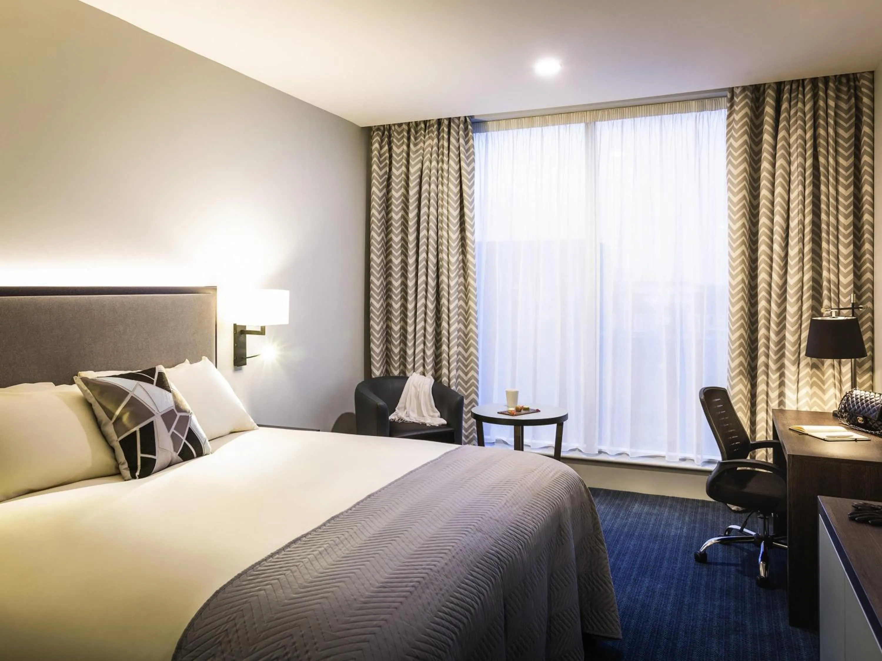 Bedroom, Bed in Mercure Bridgwater