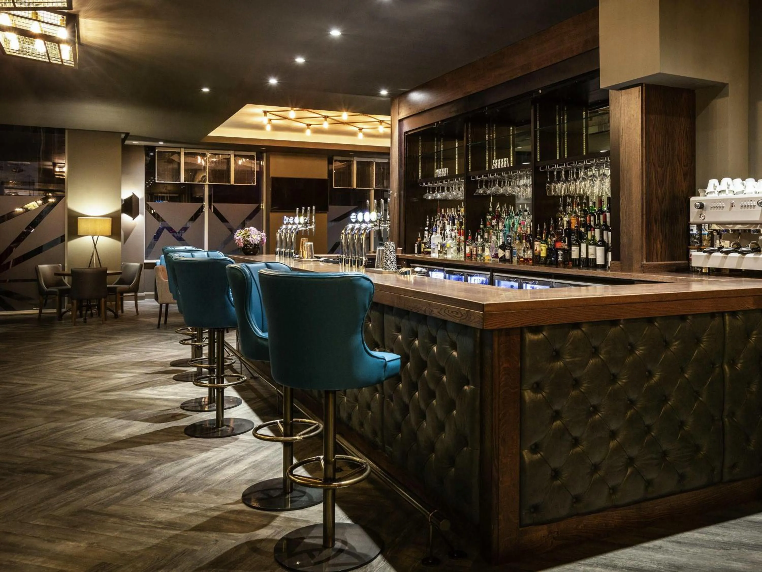 Lounge or bar in Mercure Bridgwater