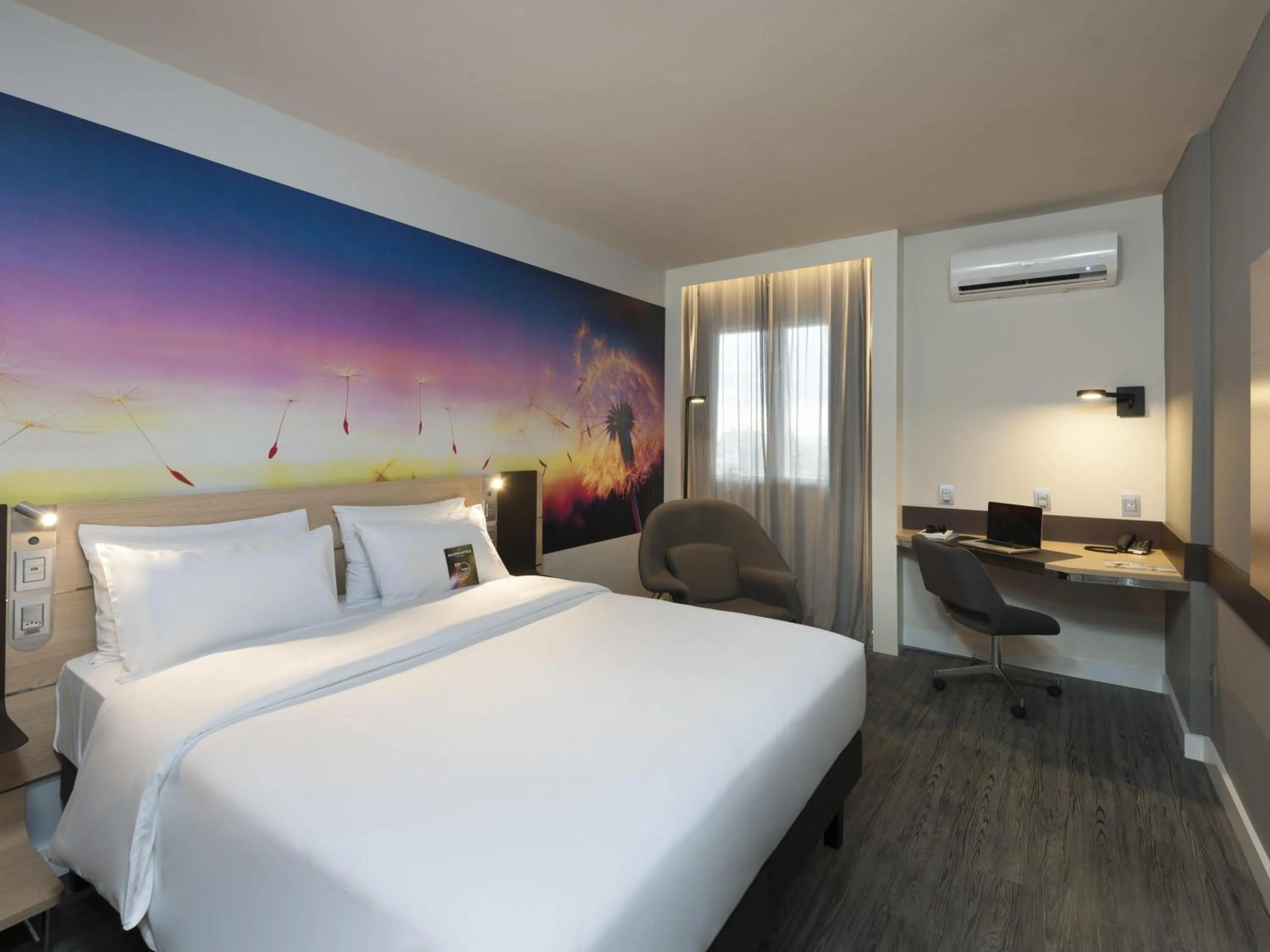 Bedroom, Bed in Novotel Itajai