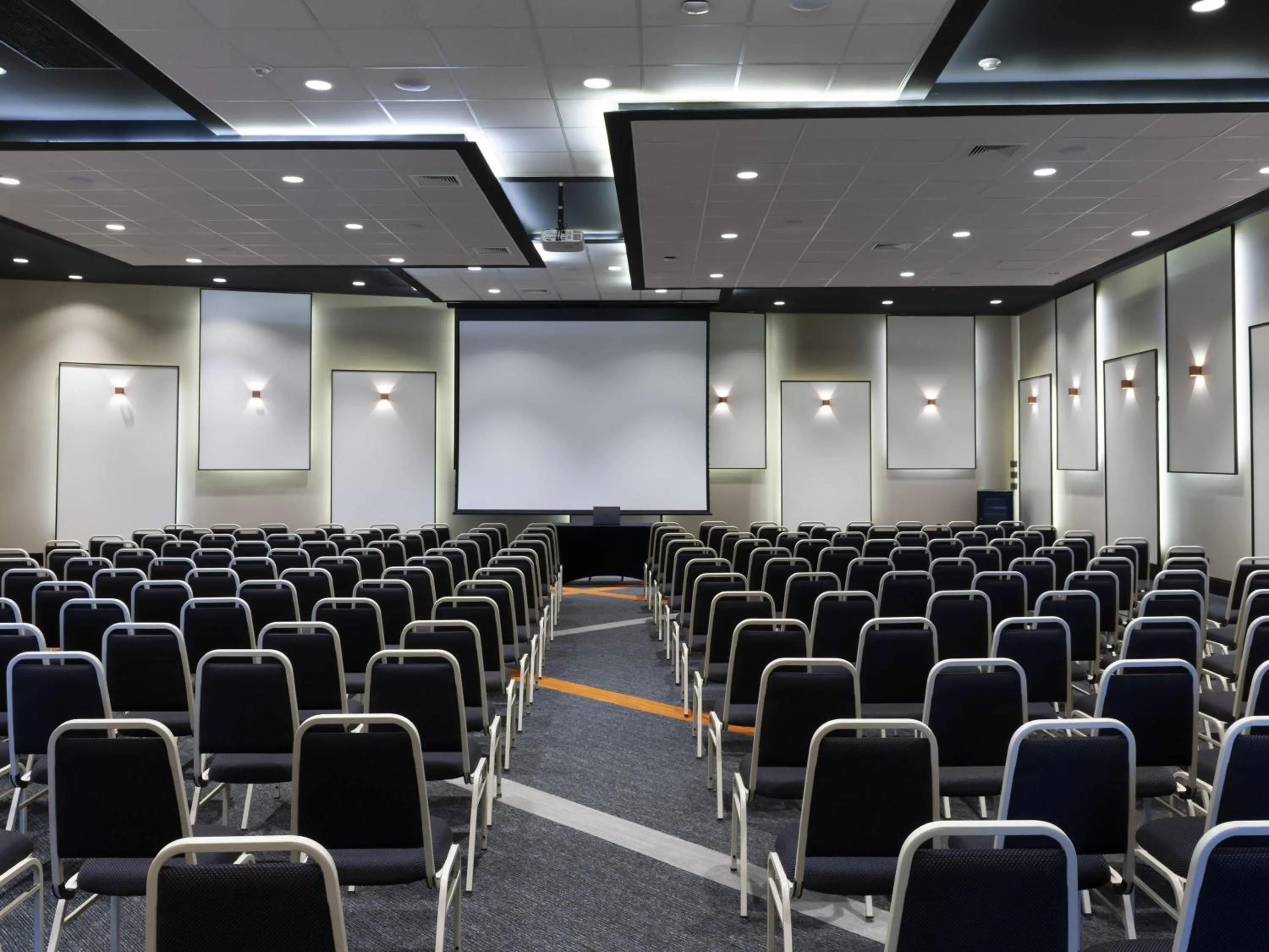 Meeting/conference room in Novotel Itajai