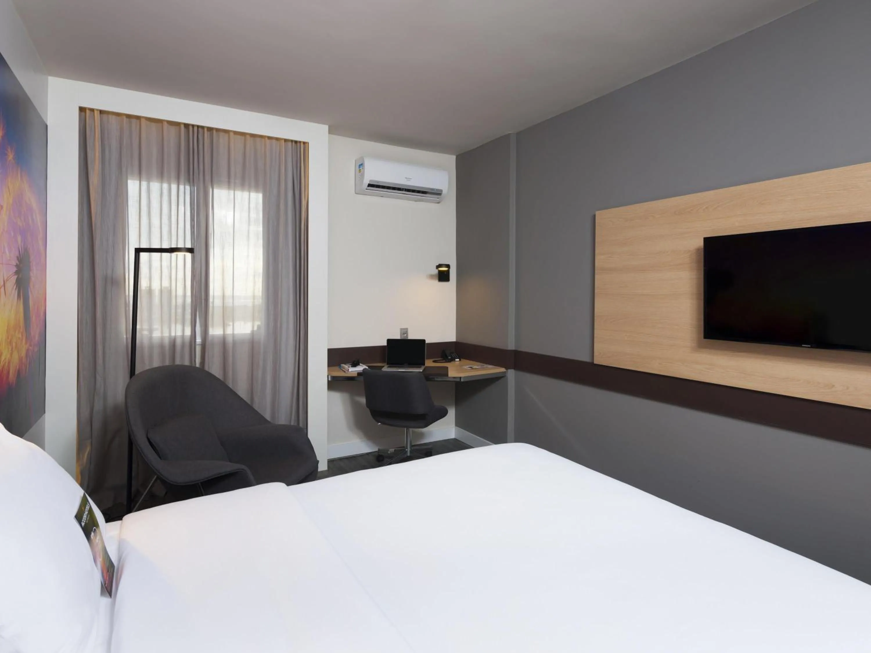 Bedroom, Bed in Novotel Itajai