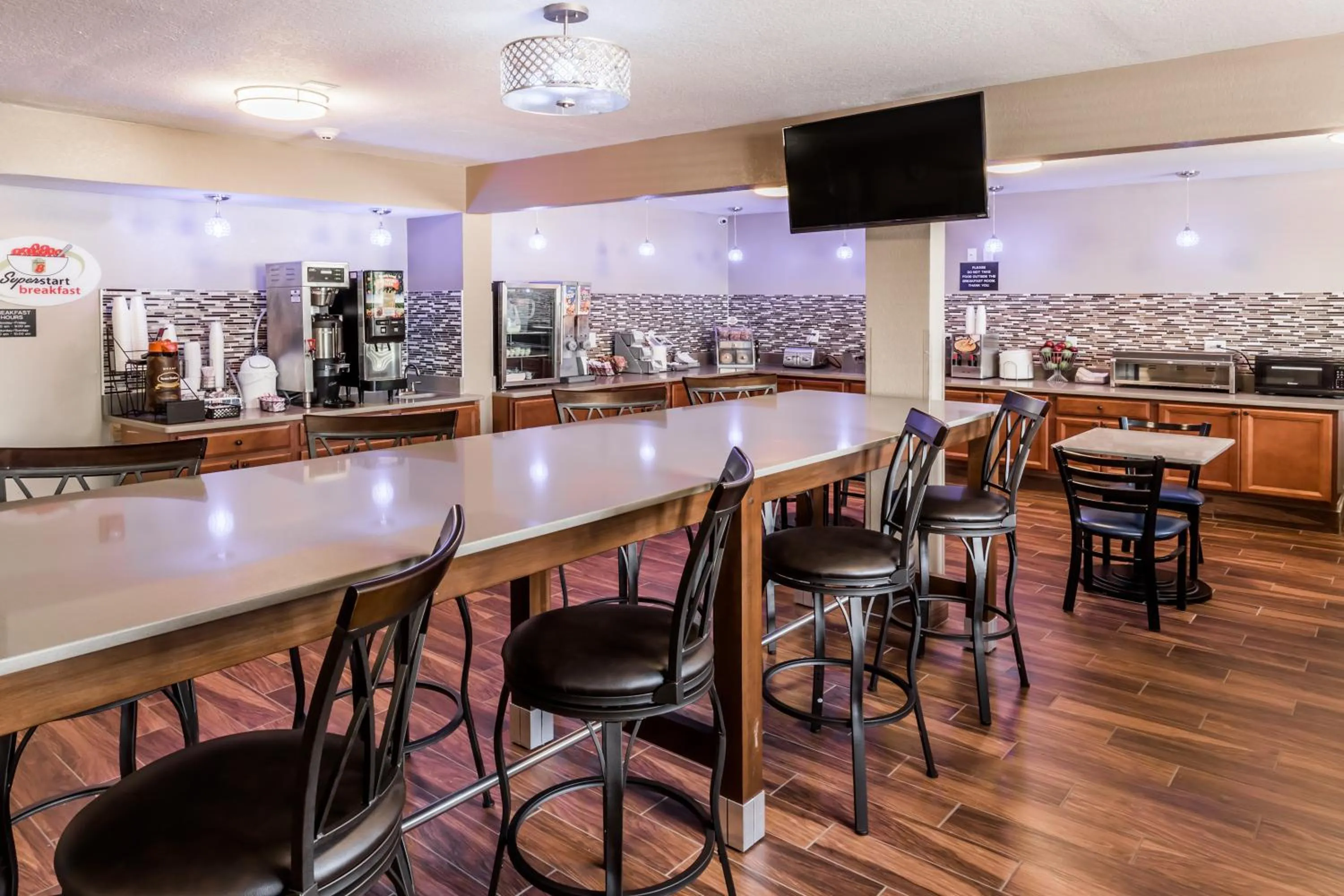 Breakfast in Super 8 by Wyndham Iowa City/Coralville