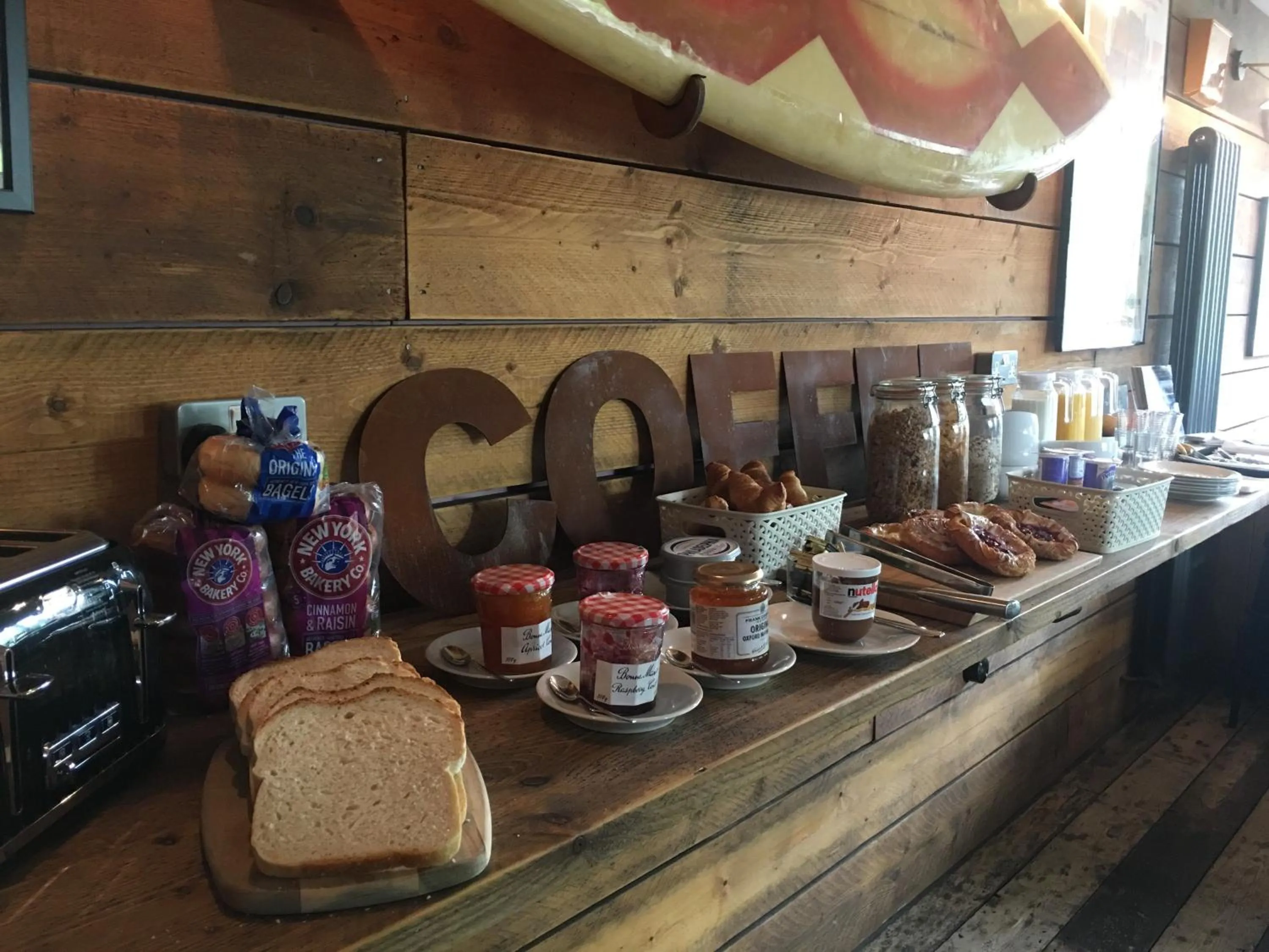 Food and drinks in Union Road Moto Velo Accommodation