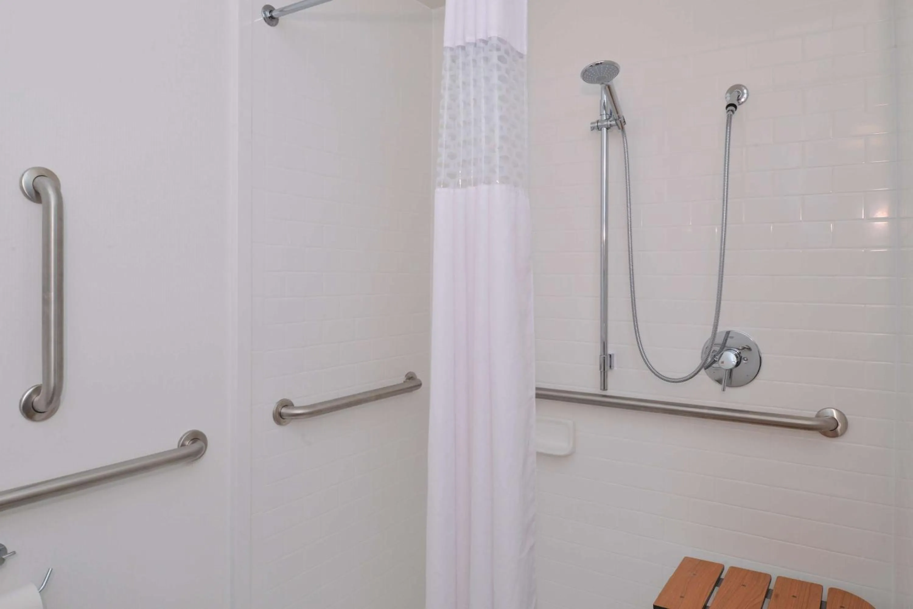 Bathroom in Hampton Inn Carbondale