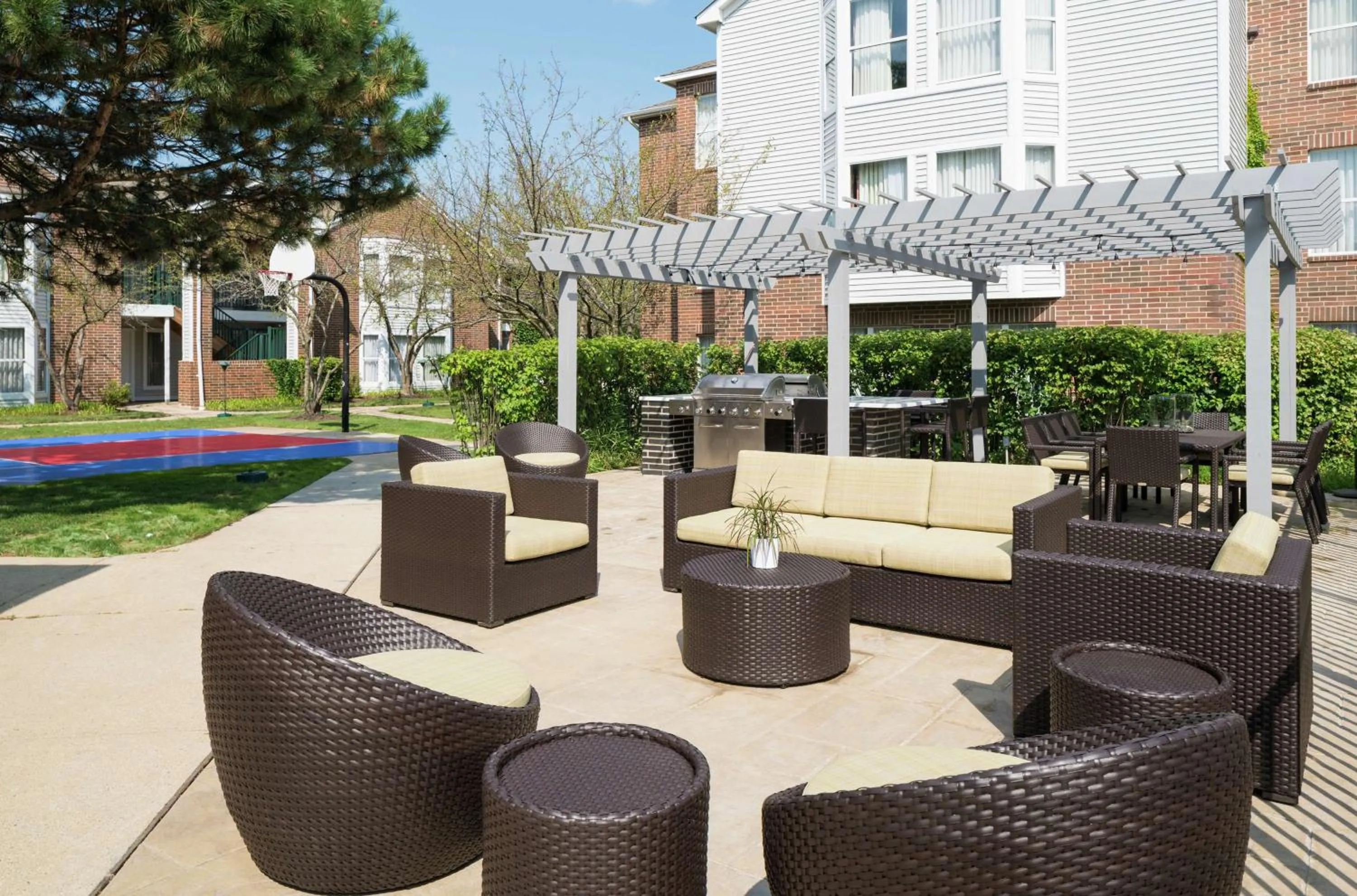 Patio in Homewood Suites by Hilton Chicago - Schaumburg