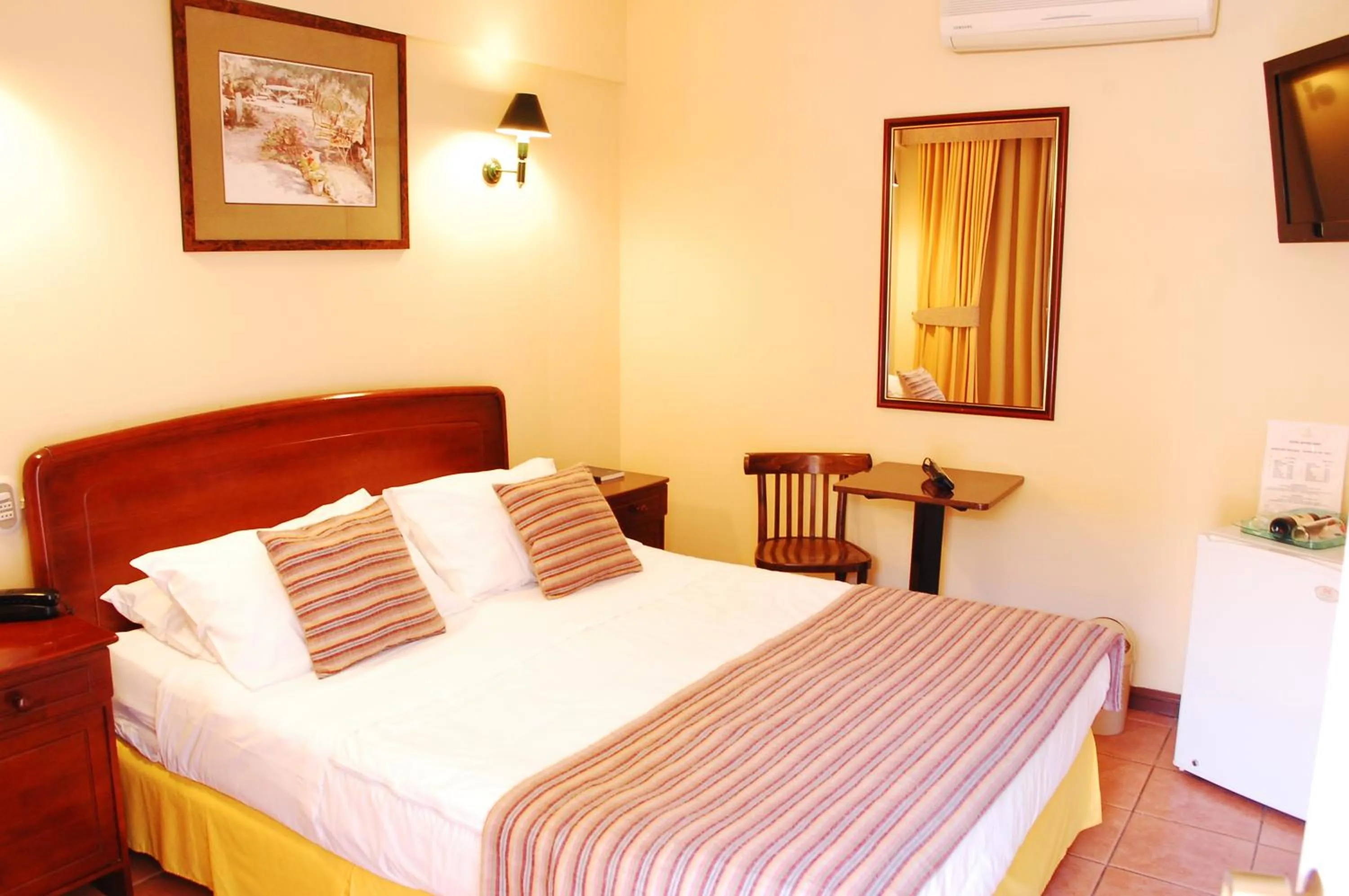 Photo of the whole room, Bed in Hotel Americano