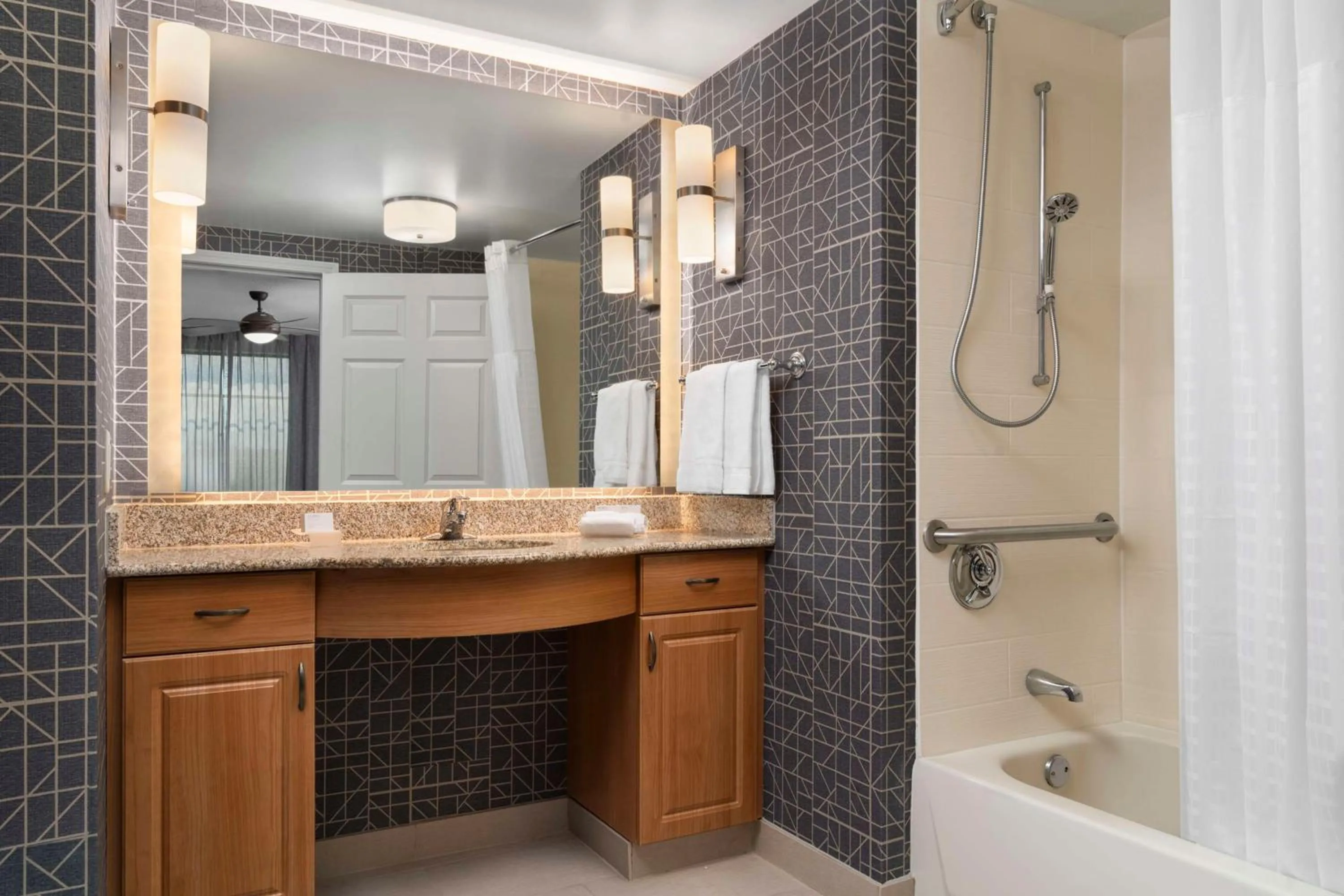 Bathroom in Homewood Suites by Hilton Hartford South-Glastonbury