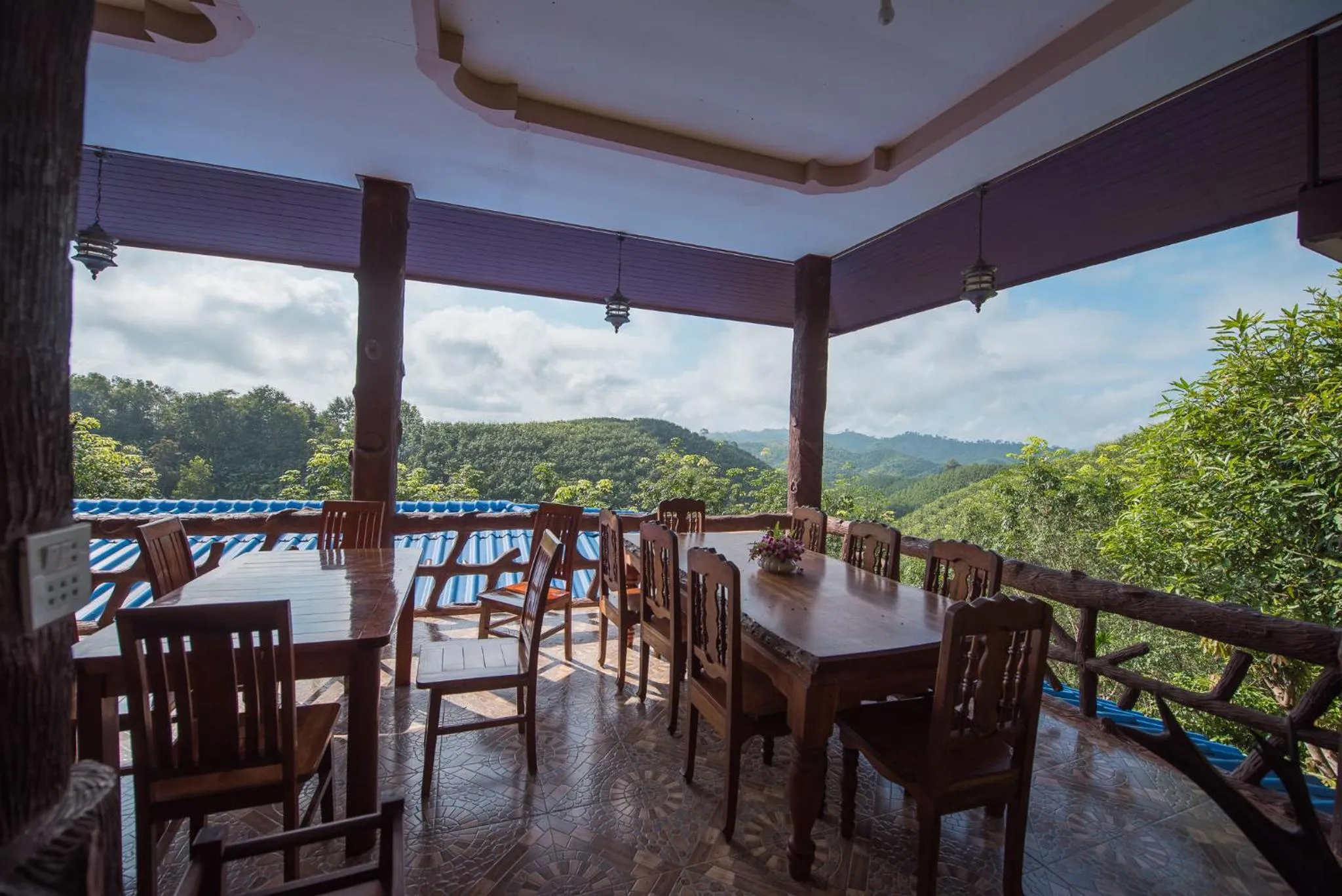 Restaurant/places to eat in Mountain View House