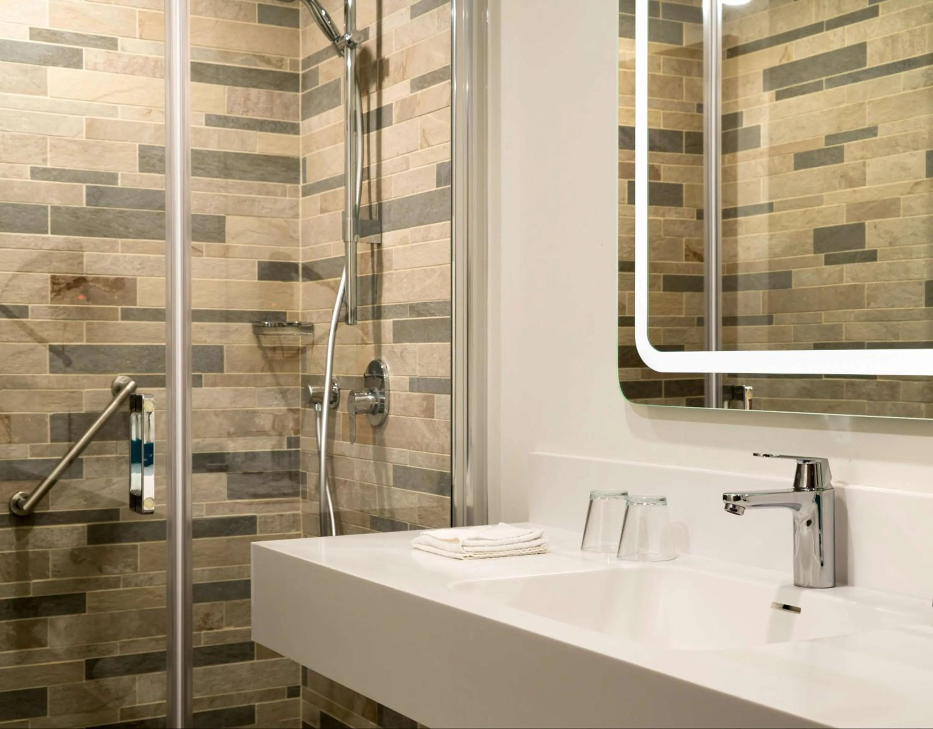 Bathroom in Park Inn by Radisson Istanbul Airport Odayeri