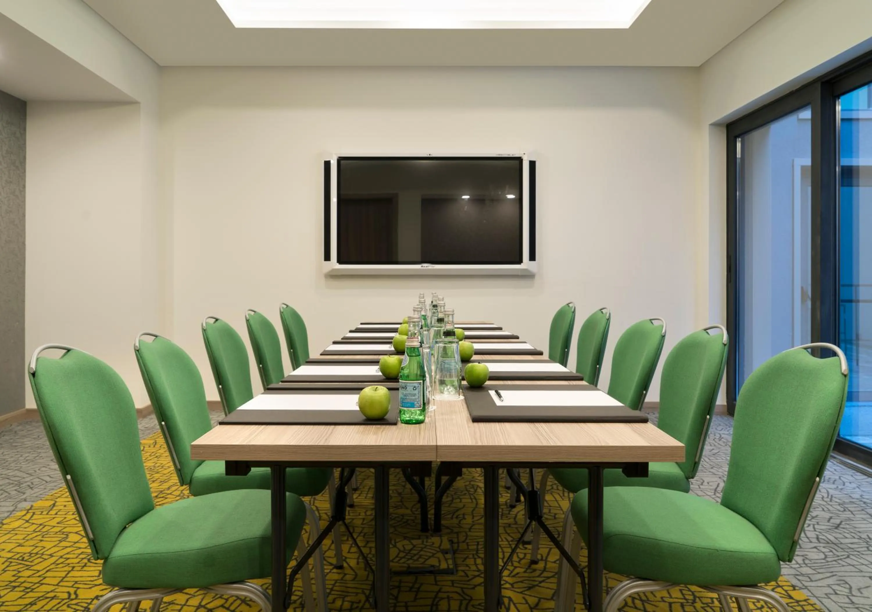 Business facilities in Park Inn by Radisson Istanbul Airport Odayeri