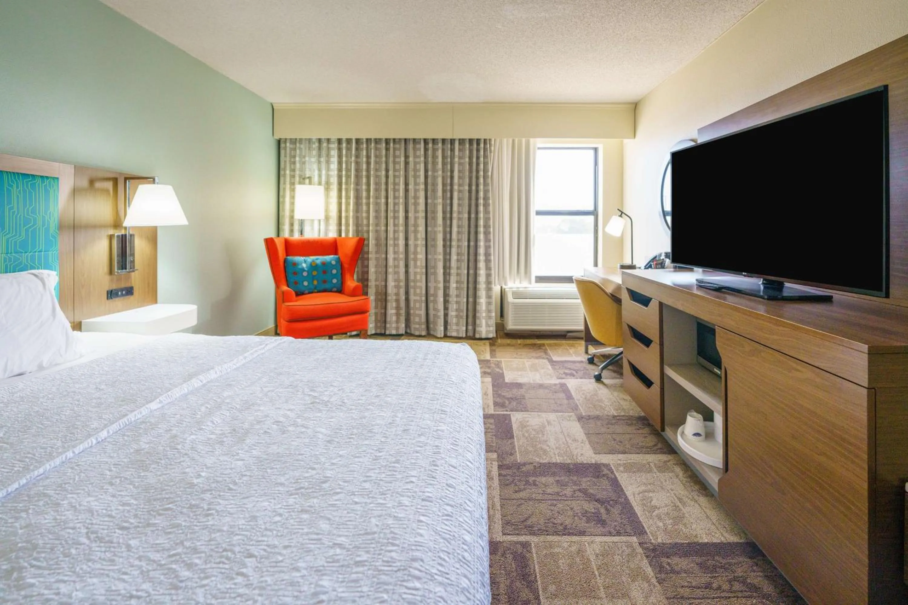 Bed in Hampton Inn Hutchinson