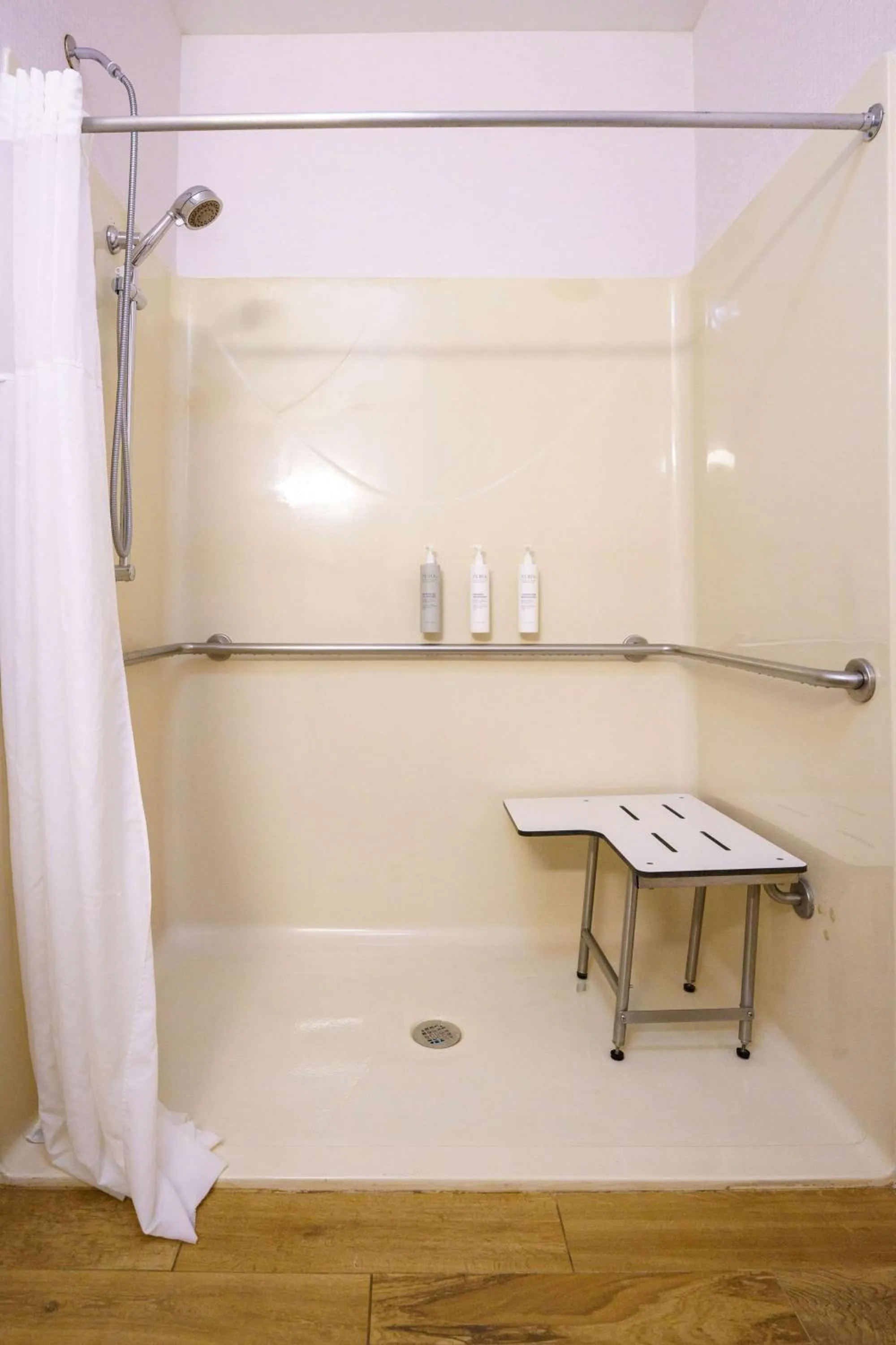 Bathroom in Hampton Inn Hutchinson