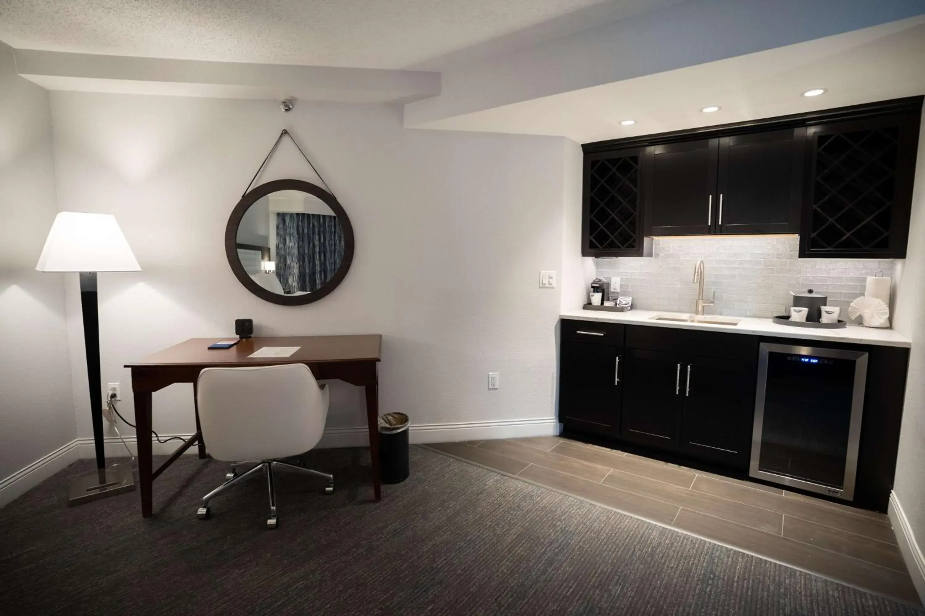 Junior King Suite - Non-Smoking in Hampton Inn & Suites Fairfield Junior King Suite - Non-Smoking in Hampton Inn & Suites Fairfield