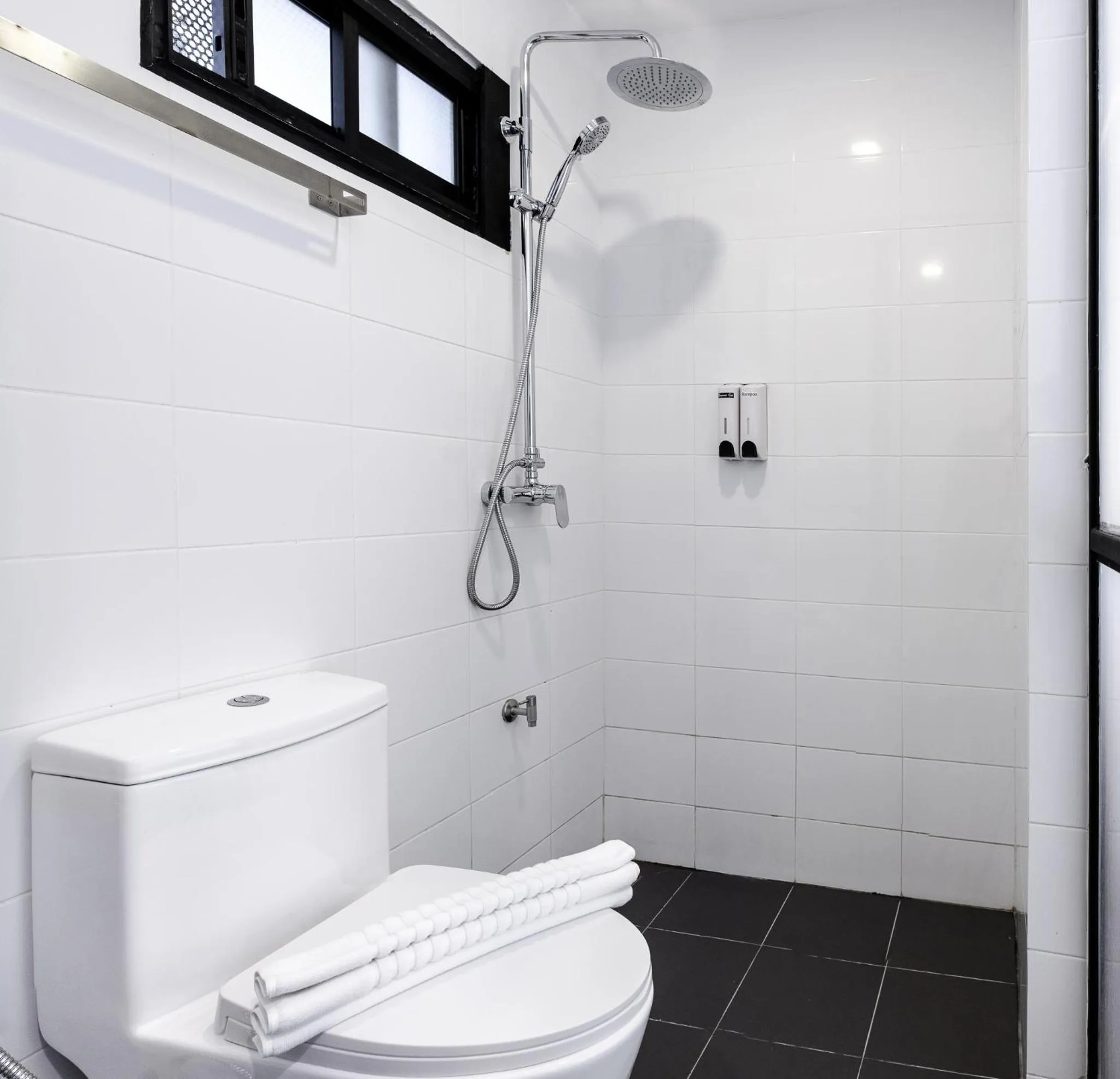 Shower in Sathu Hotel