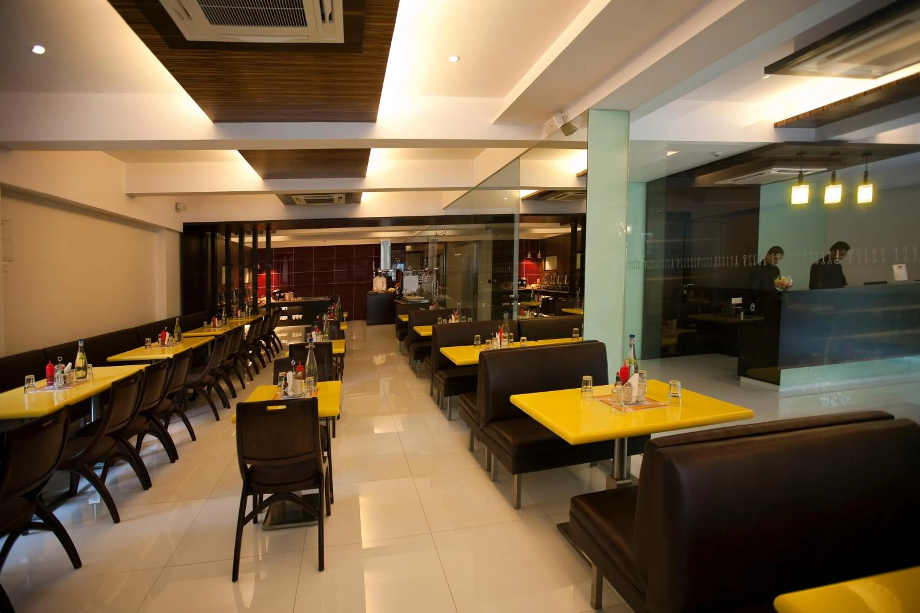 Restaurant/places to eat in Nestor Hotel, Mumbai