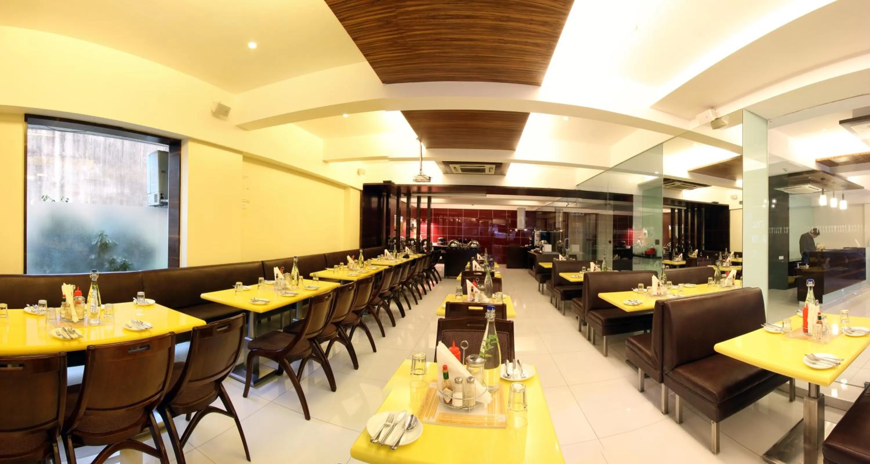 Restaurant/places to eat in Nestor Hotel, Mumbai