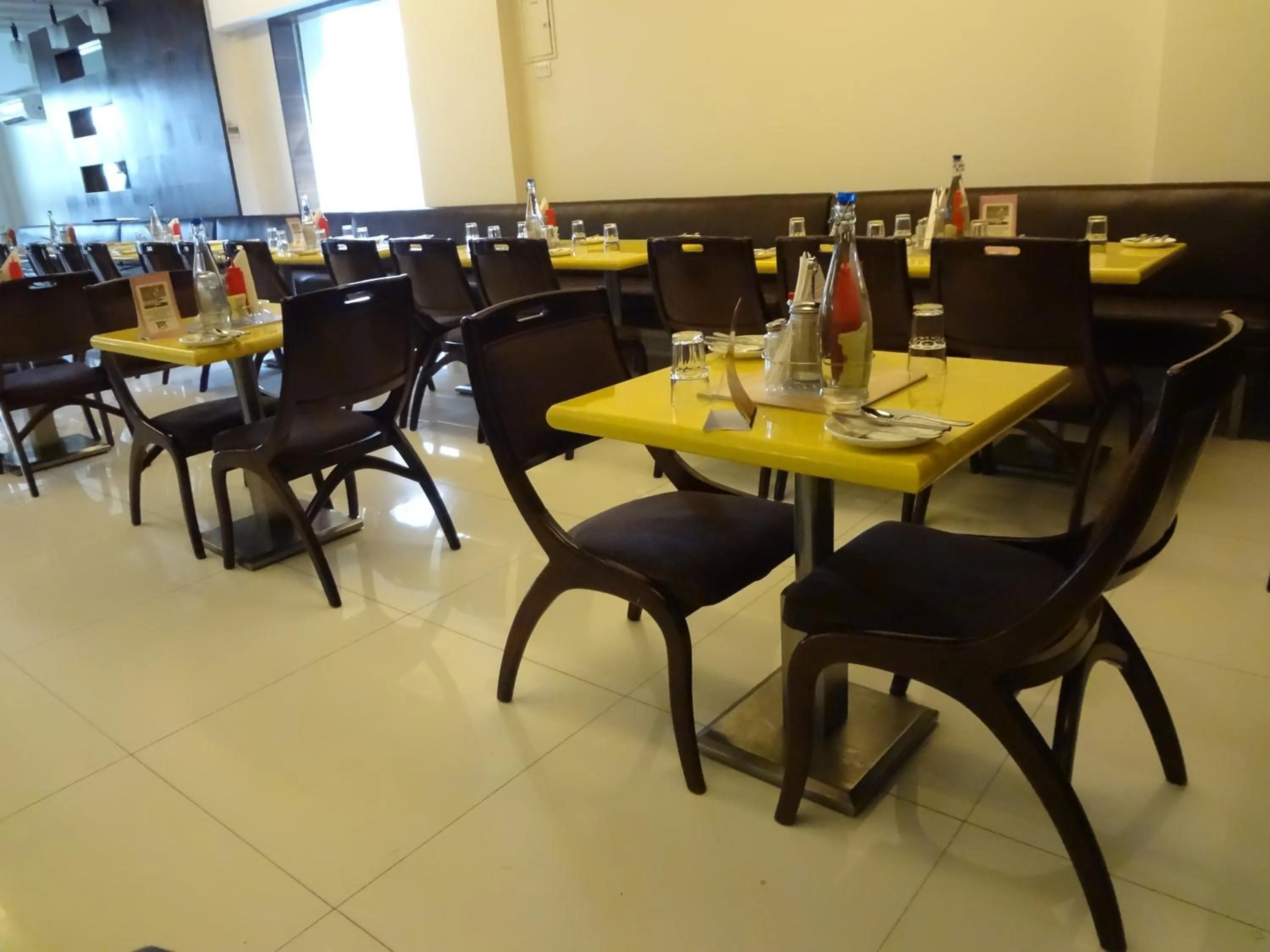 Restaurant/places to eat in Nestor Hotel, Mumbai