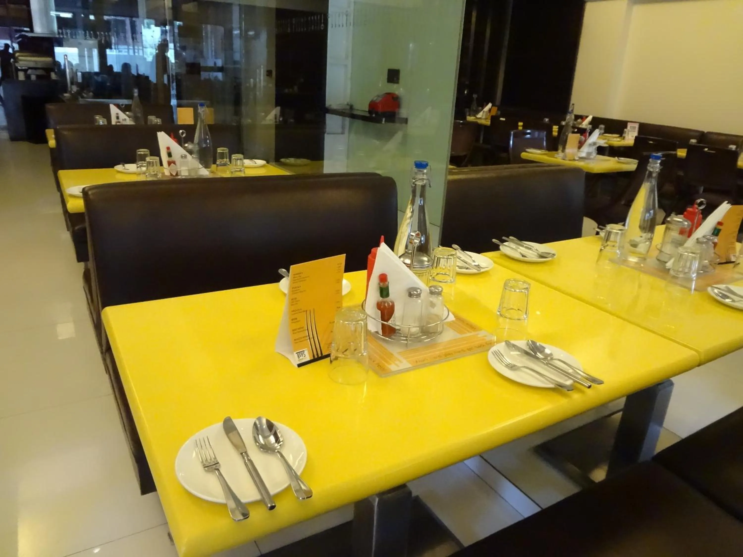 Restaurant/places to eat in Nestor Hotel, Mumbai