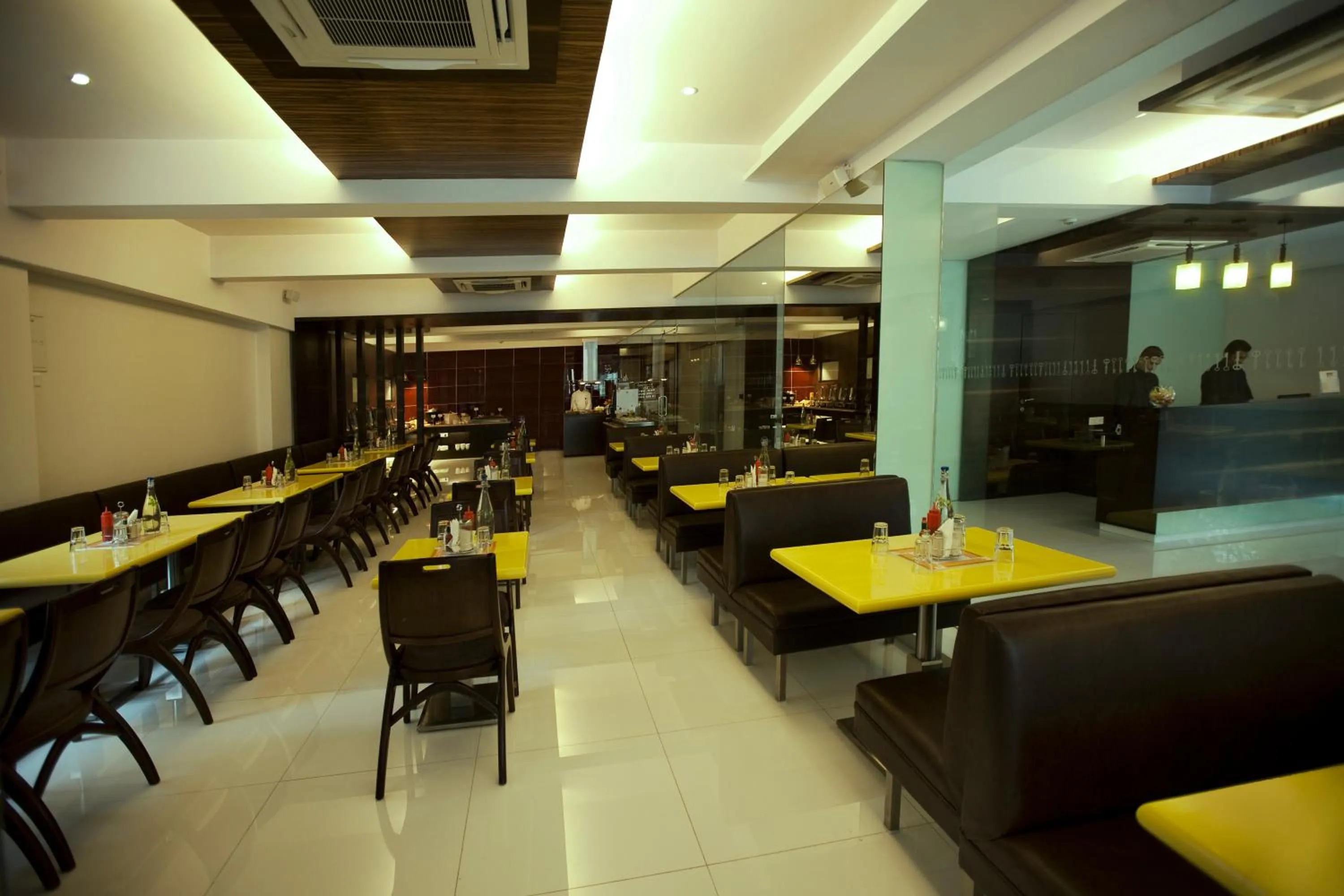 Restaurant/places to eat in Nestor Hotel, Mumbai