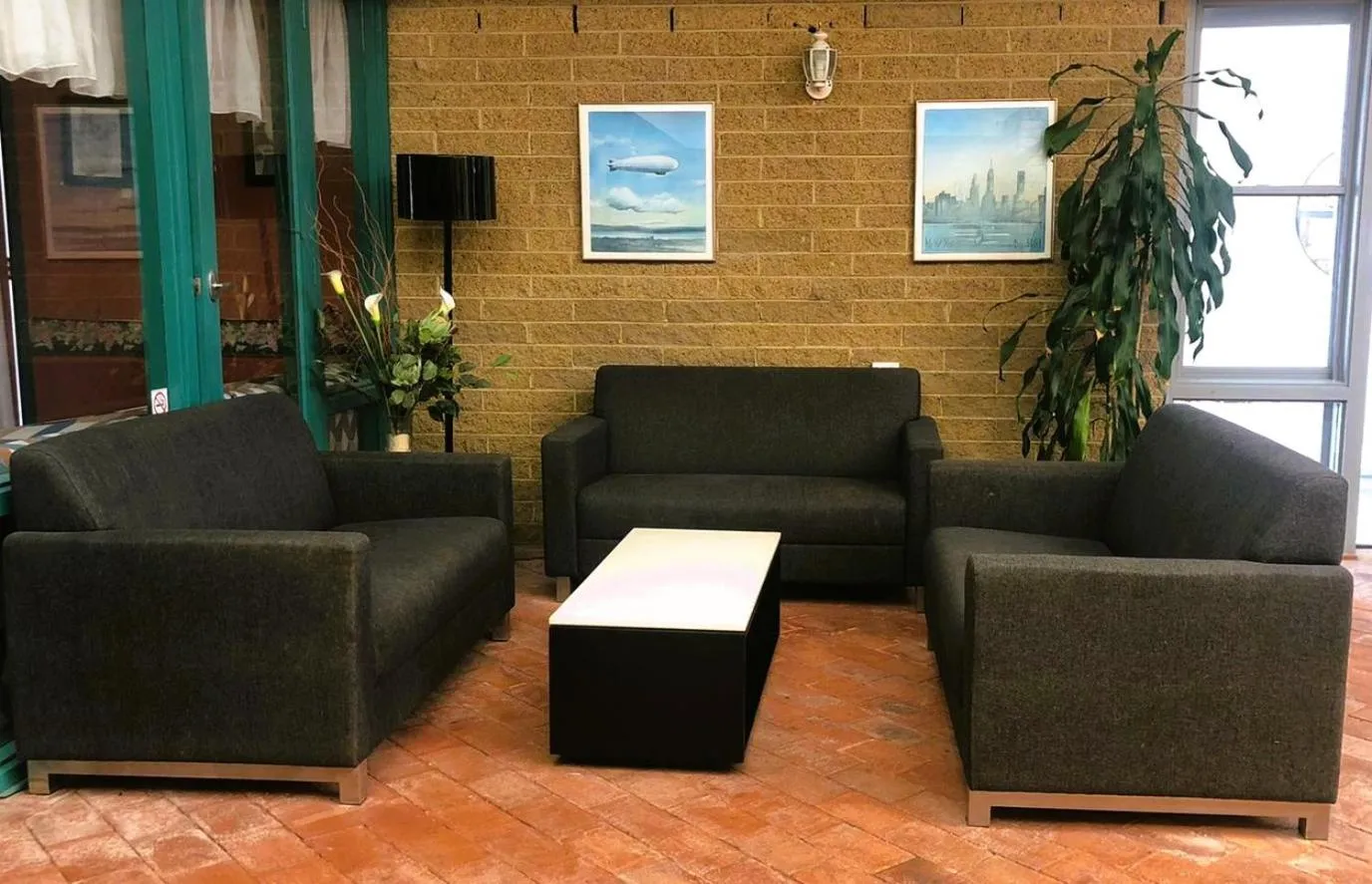 Seating area in Hunter Valley Travellers Rest Motel