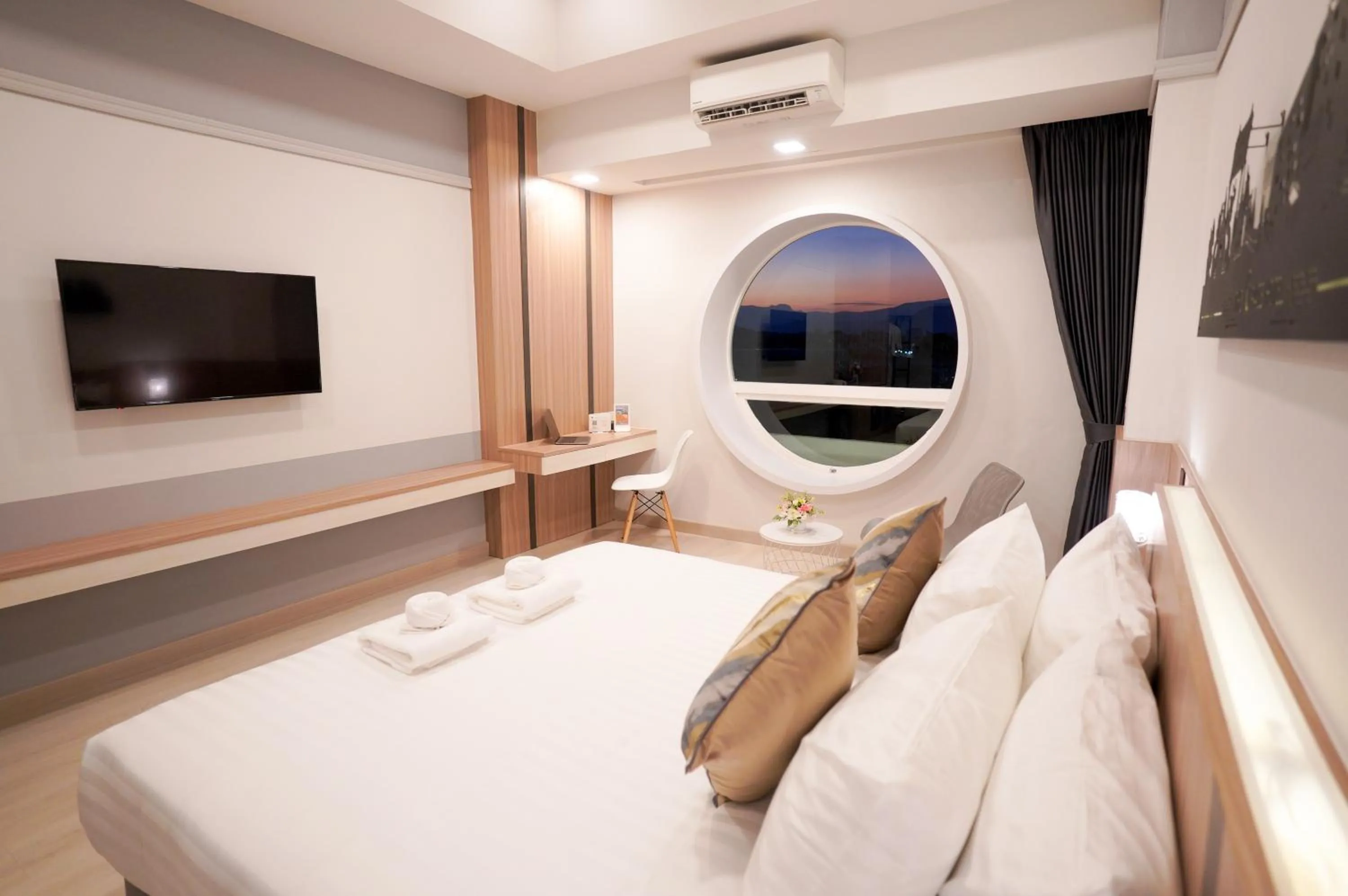 Bedroom, Bed in The Space Hotel Chiang Rai