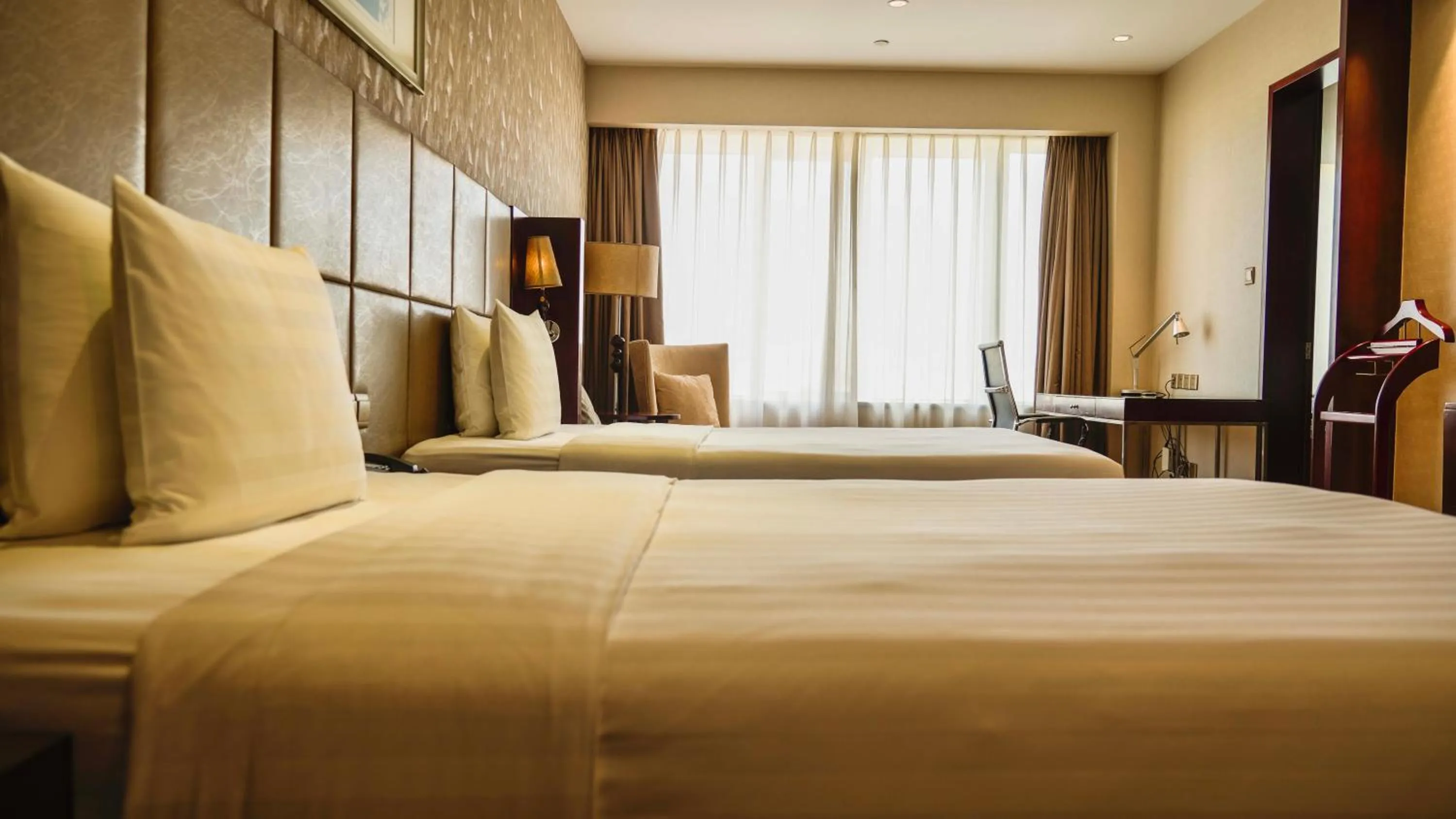 Bed in Crowne Plaza Beijing Zhongguancun by IHG