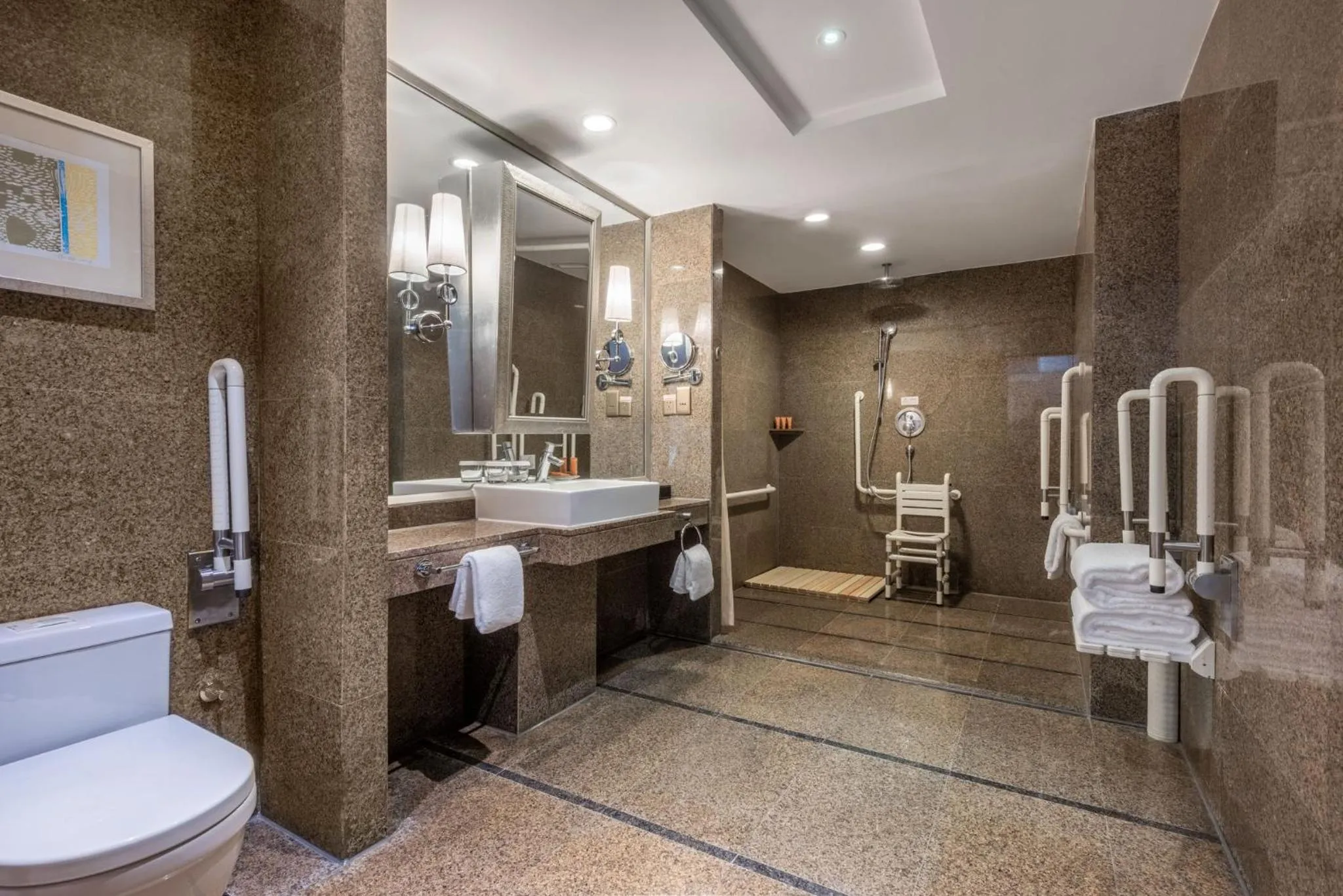 Photo of the whole room in Crowne Plaza Beijing Zhongguancun by IHG