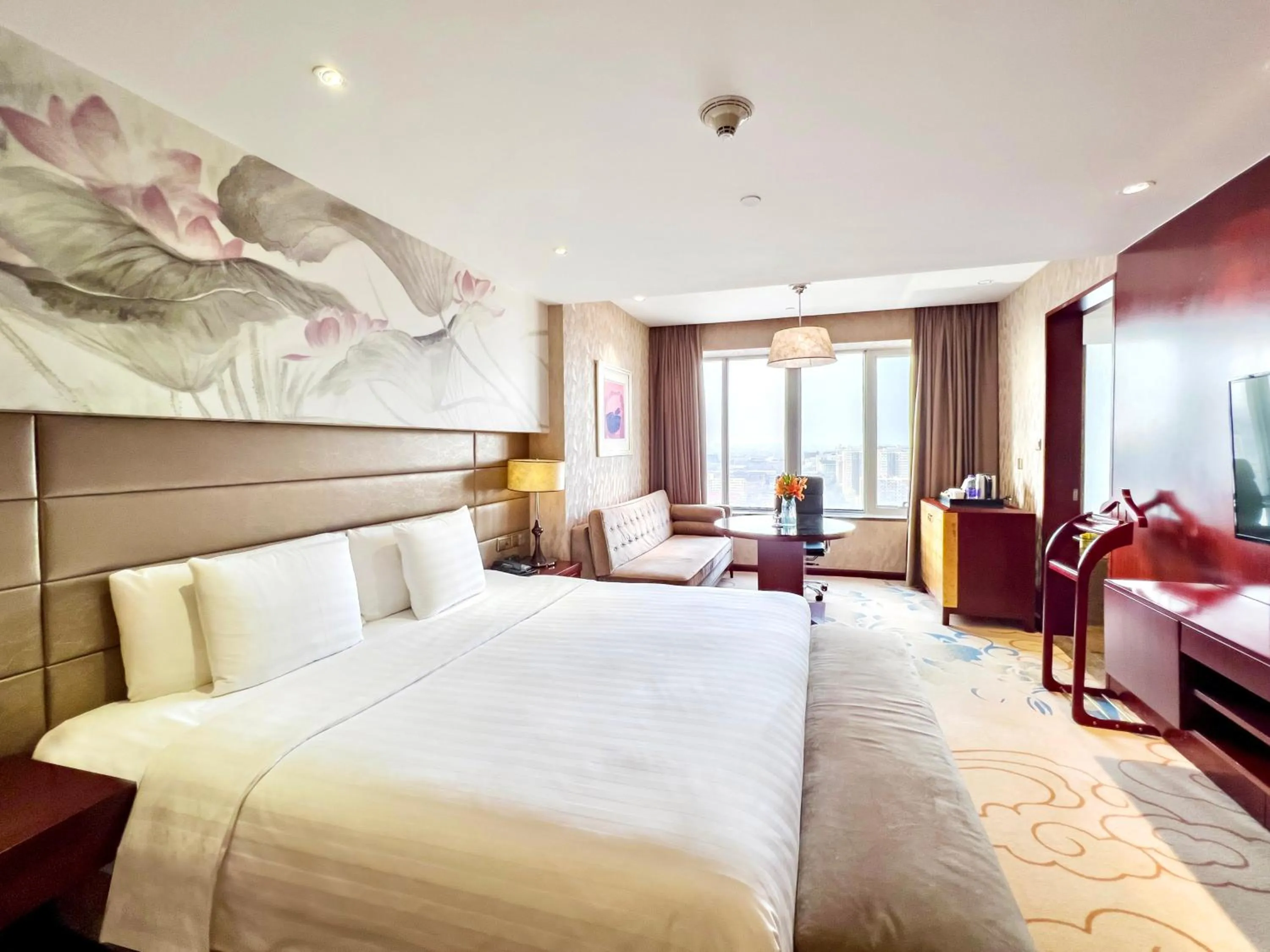 Photo of the whole room, Bed in Crowne Plaza Beijing Zhongguancun by IHG