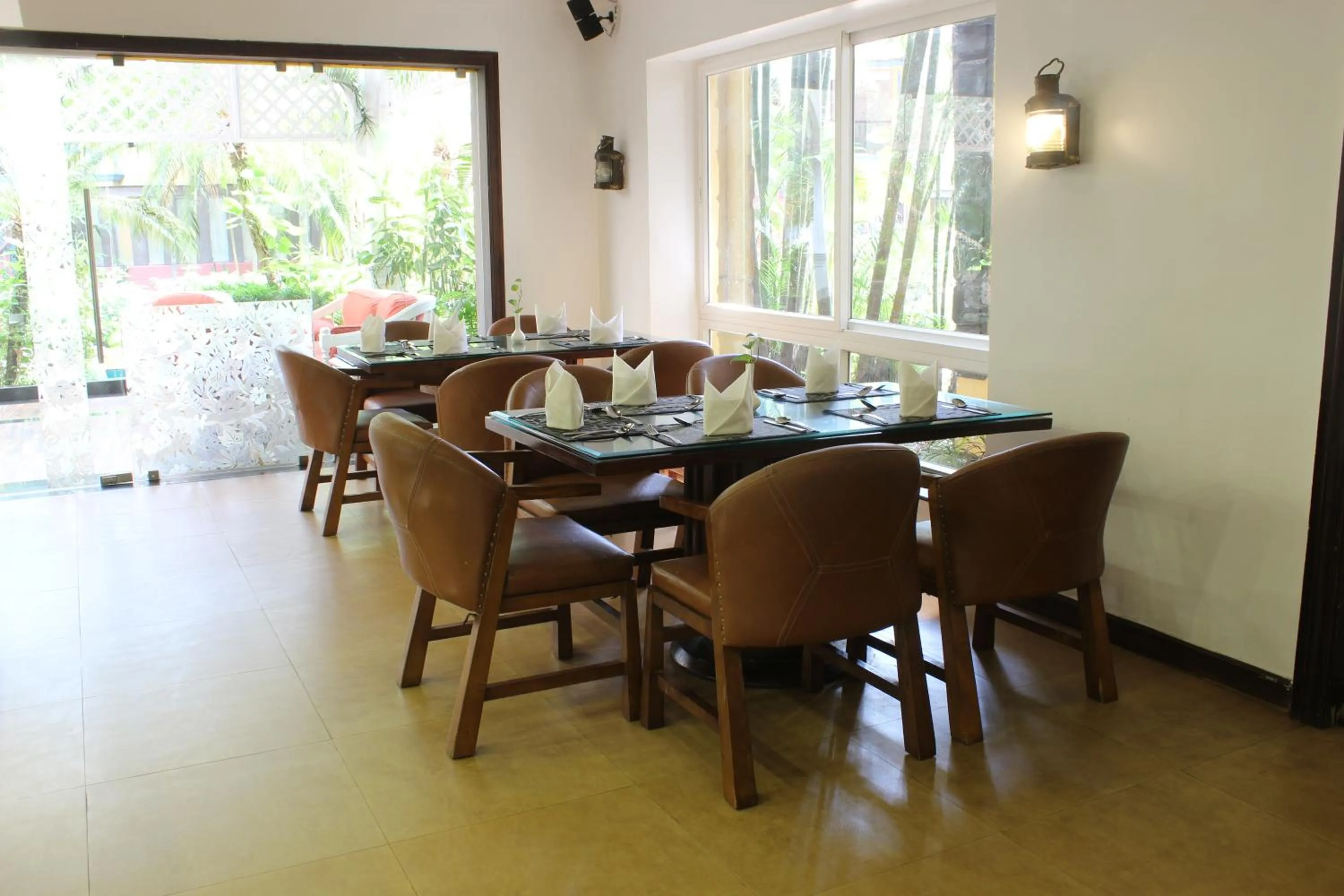 Restaurant/places to eat in Fenicia Riverside Resort