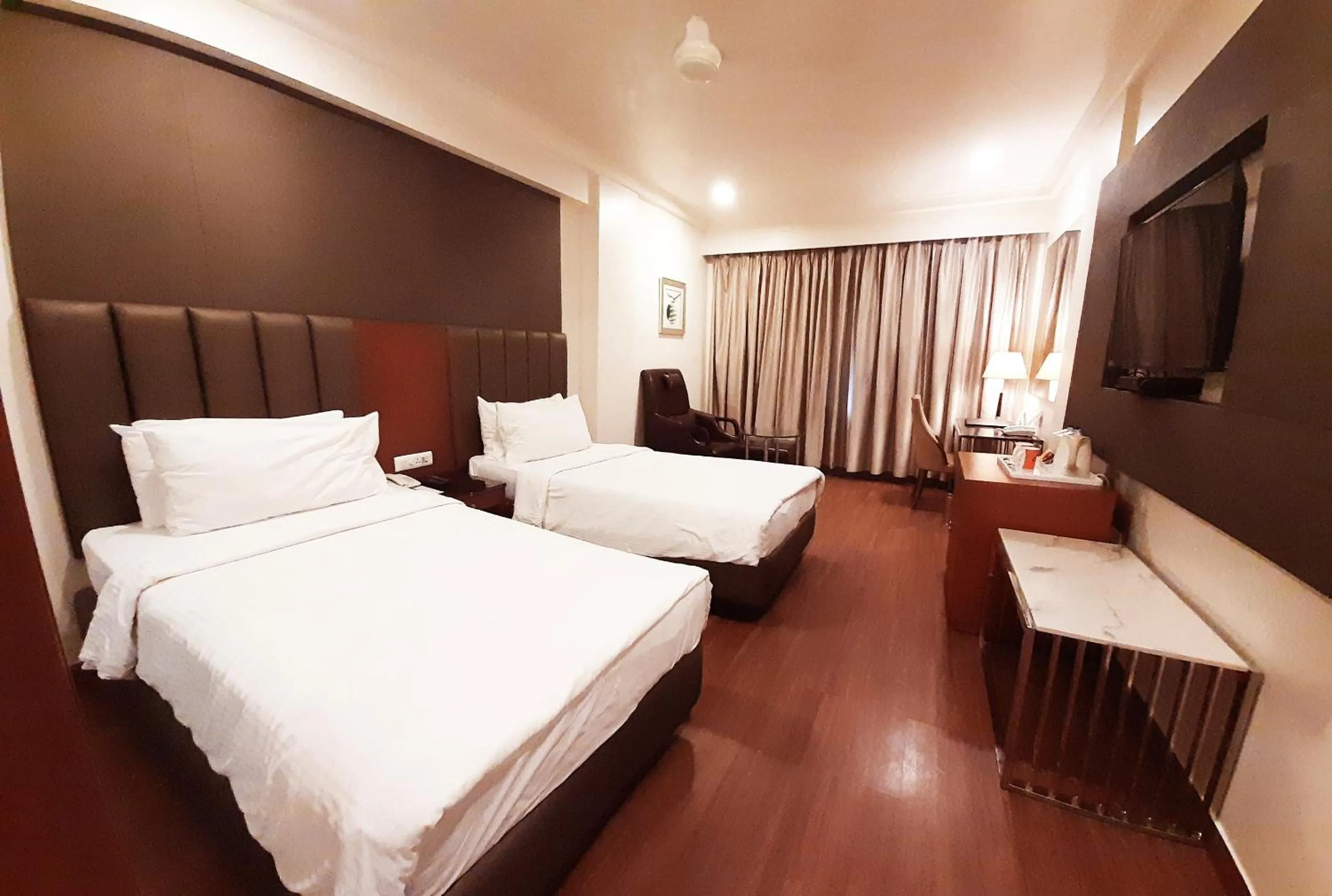 Living room, Bed in Fortune Murali Park, Vijayawada - Member ITC Hotels' Group