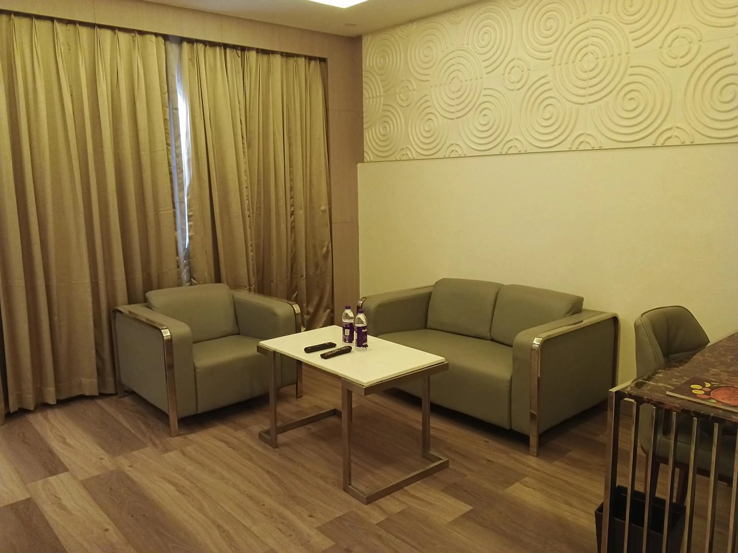 Seating area in Fortune Murali Park, Vijayawada - Member ITC Hotels' Group