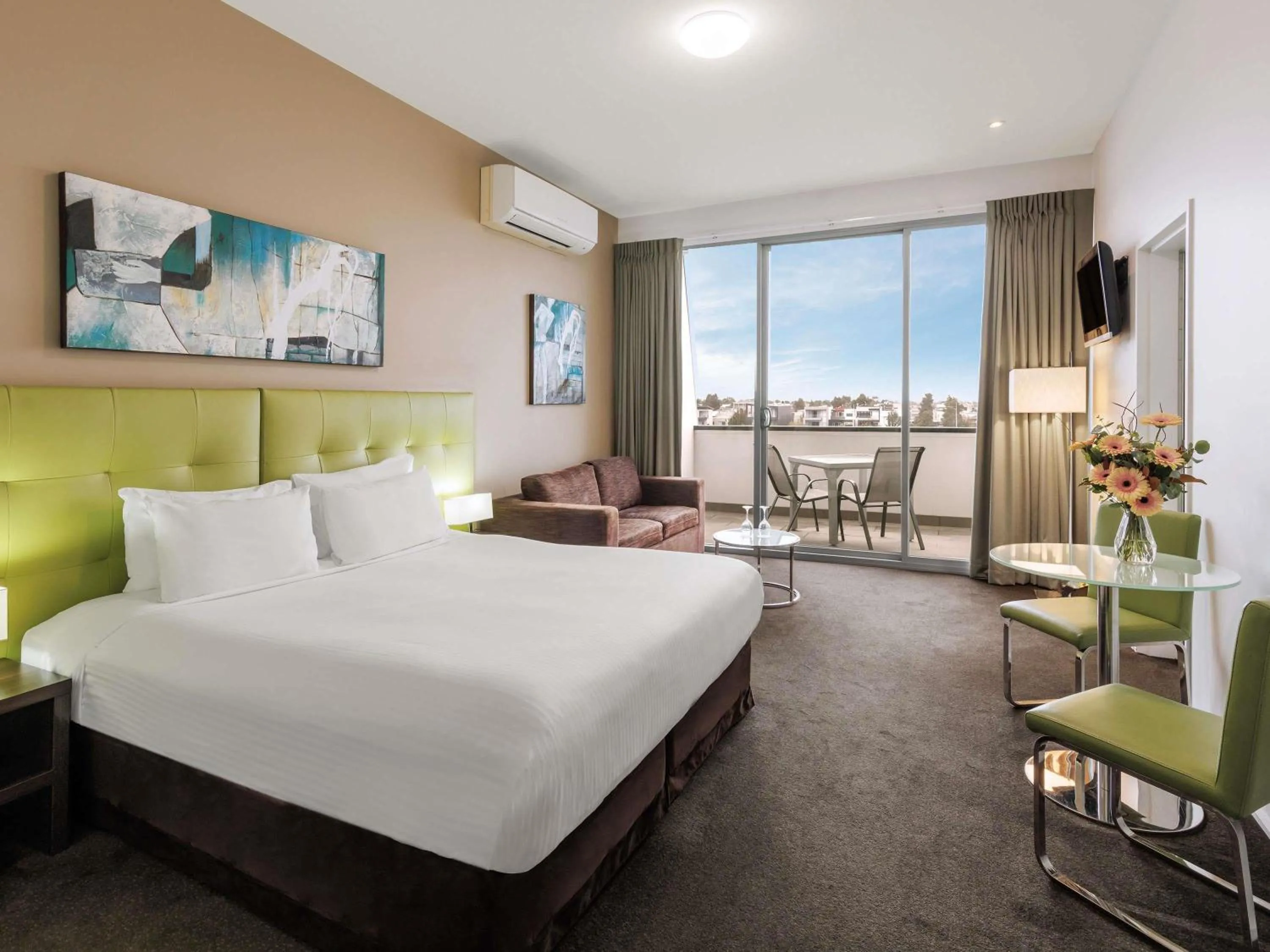 Bedroom, Bed in Mercure Melbourne Caroline Springs