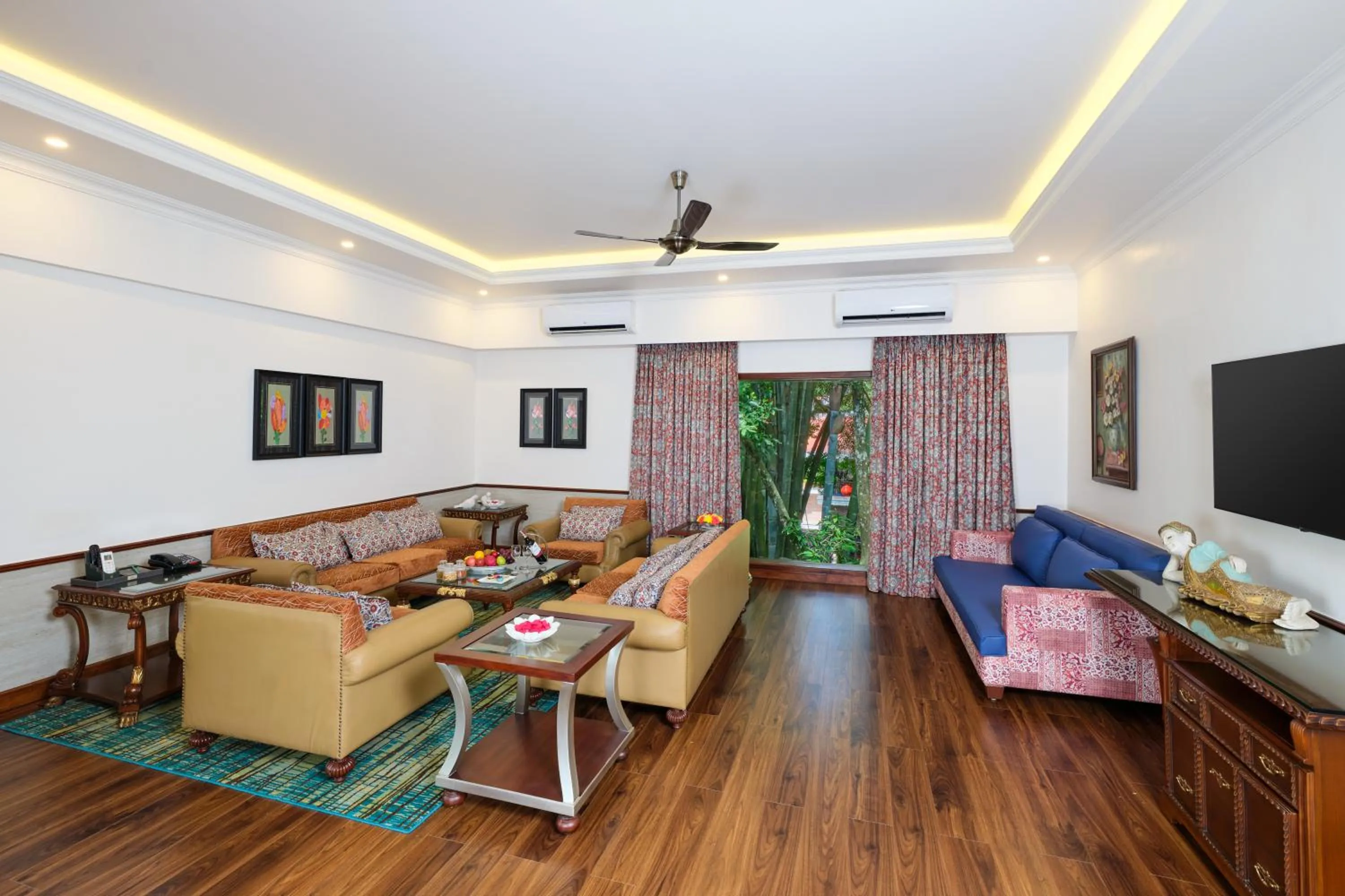 Bed in Mayfair Spa Resort & Casino