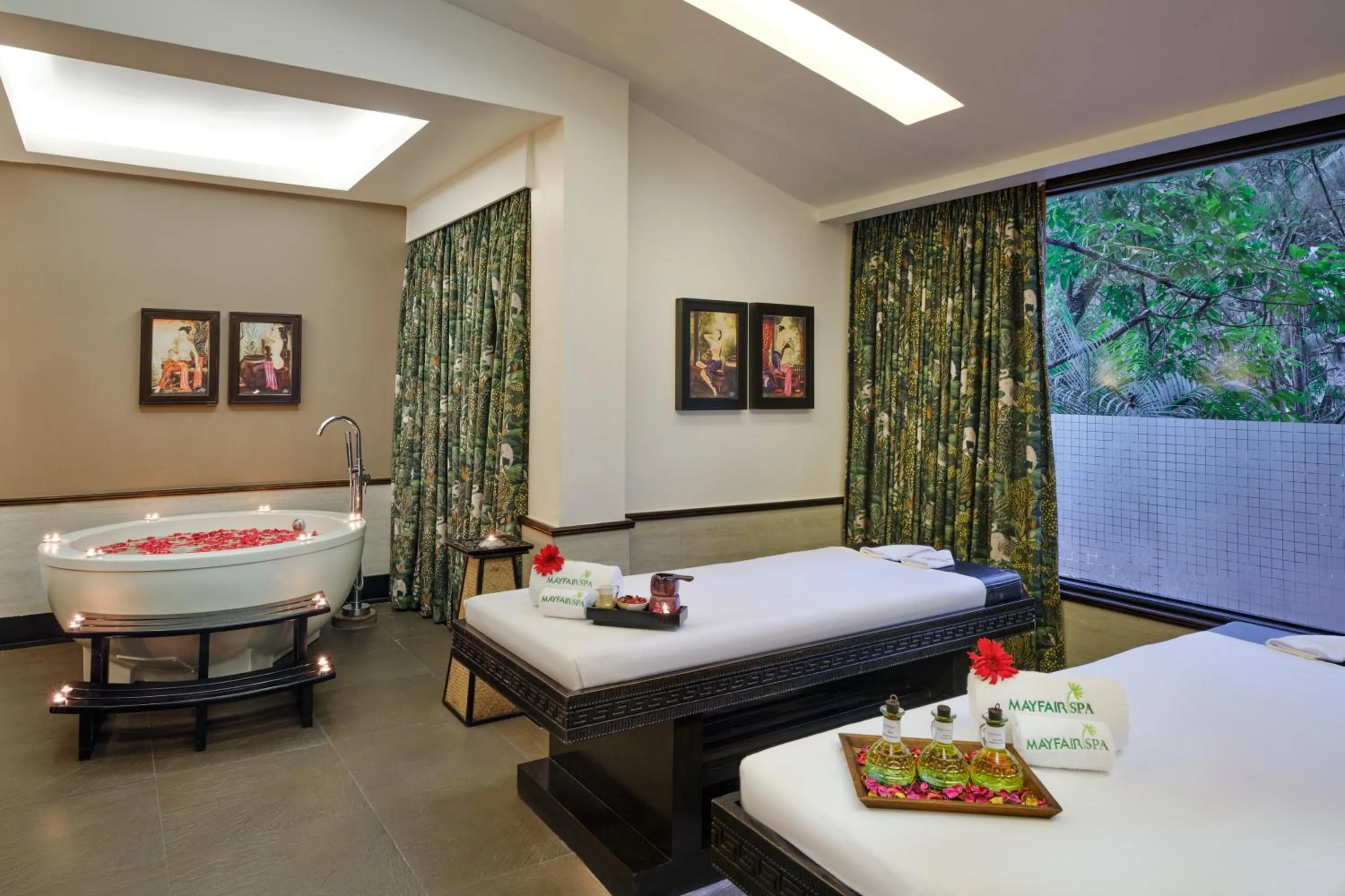 Spa and wellness centre/facilities, Bed in Mayfair Spa Resort & Casino