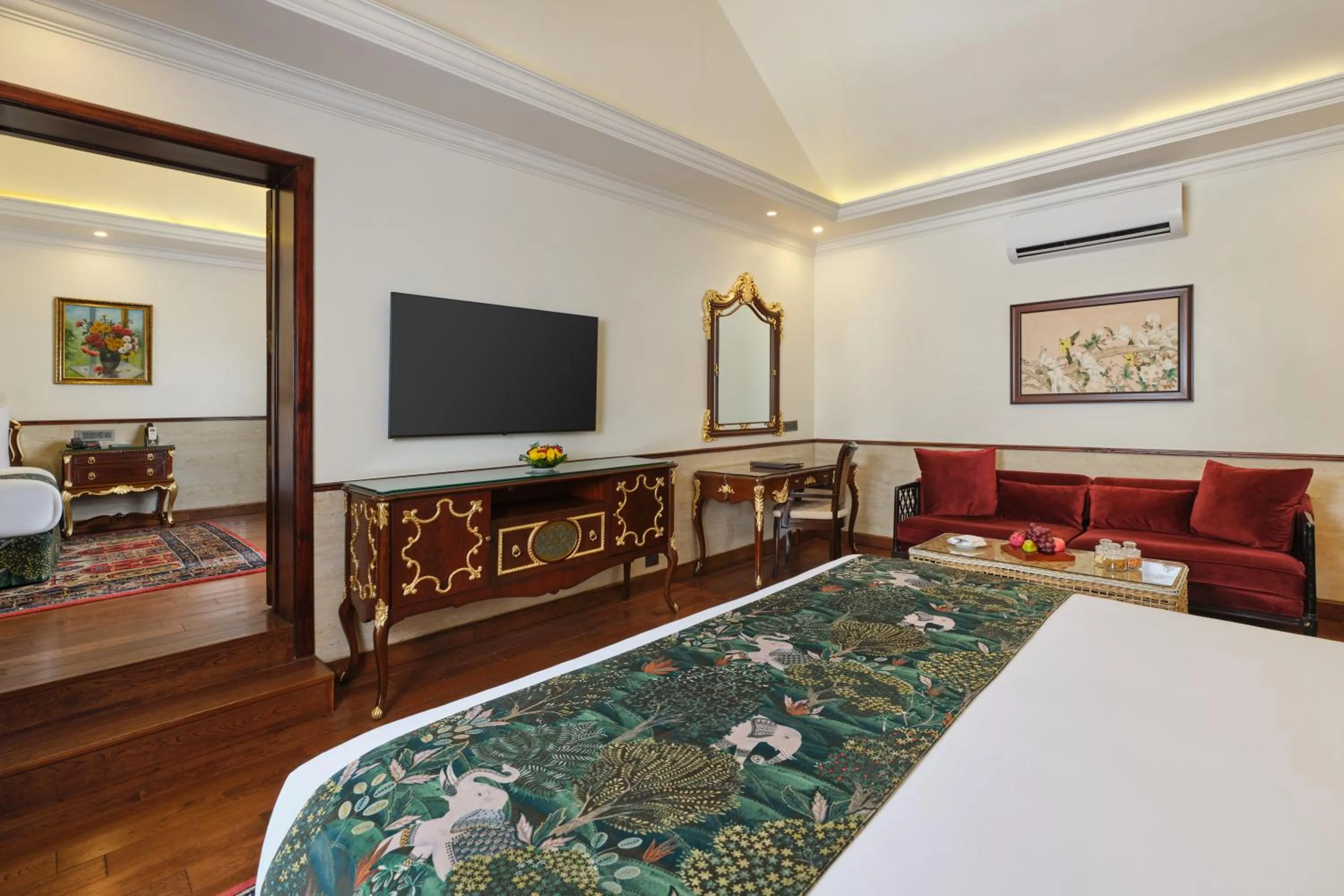 Bedroom, Bed in Mayfair Spa Resort & Casino