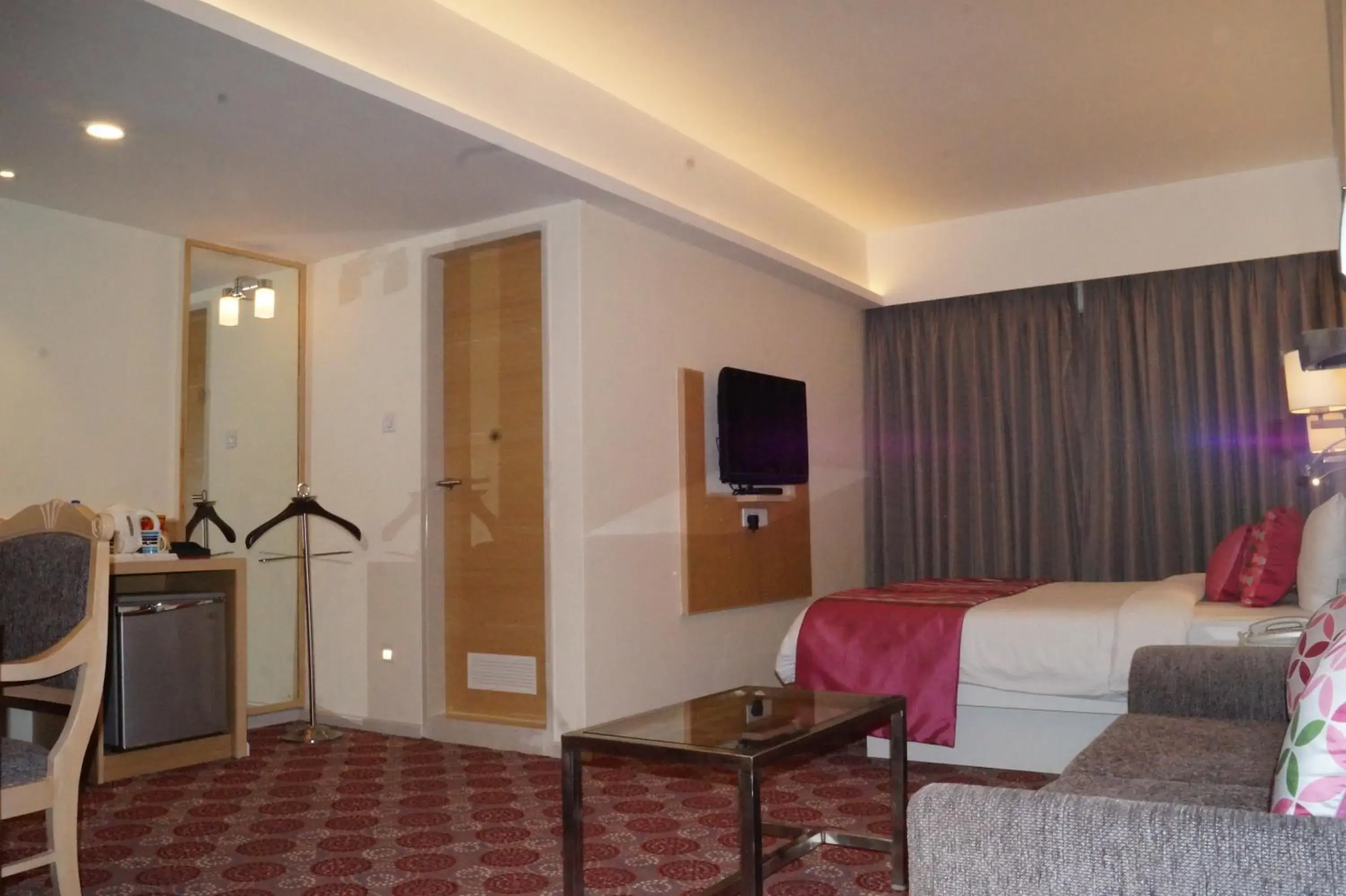 Fortune Club Room - single occupancy in Fortune Park Galaxy, Vapi - Member ITC Hotels' Group Fortune Club Room - single occupancy in Fortune Park Galaxy, Vapi - Member ITC Hotels' Group