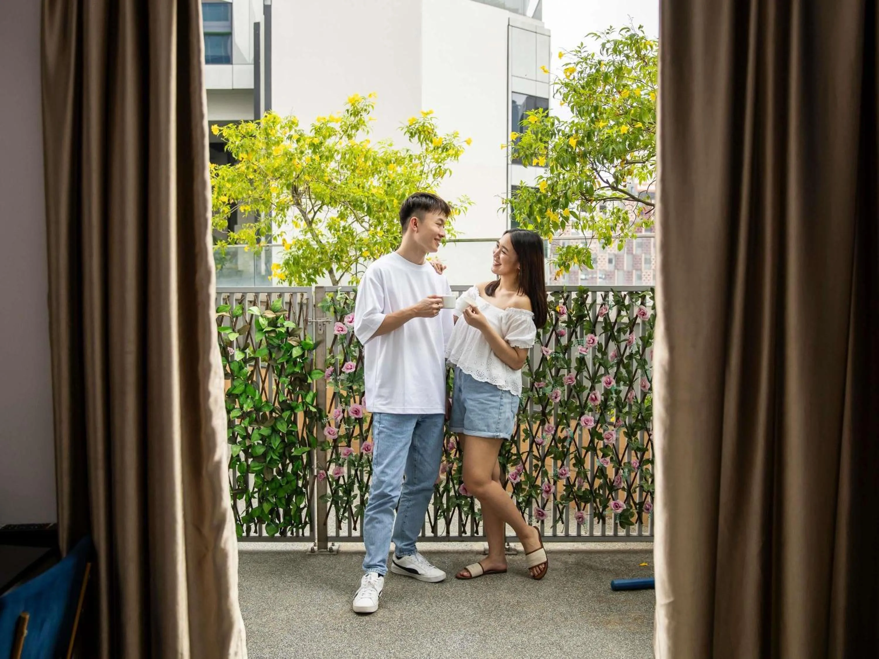 Bedroom in ibis Styles Singapore Albert
