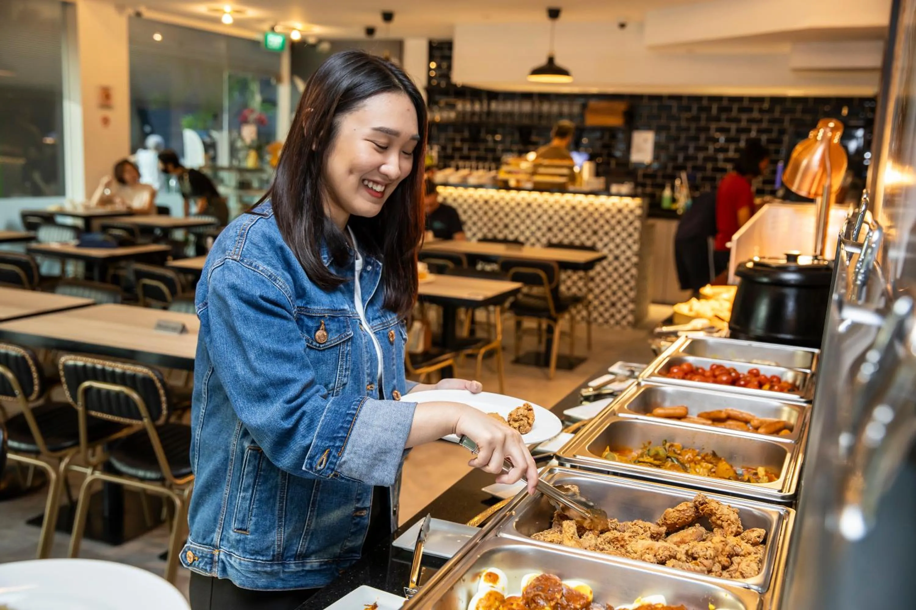 Restaurant/places to eat in ibis Styles Singapore Albert