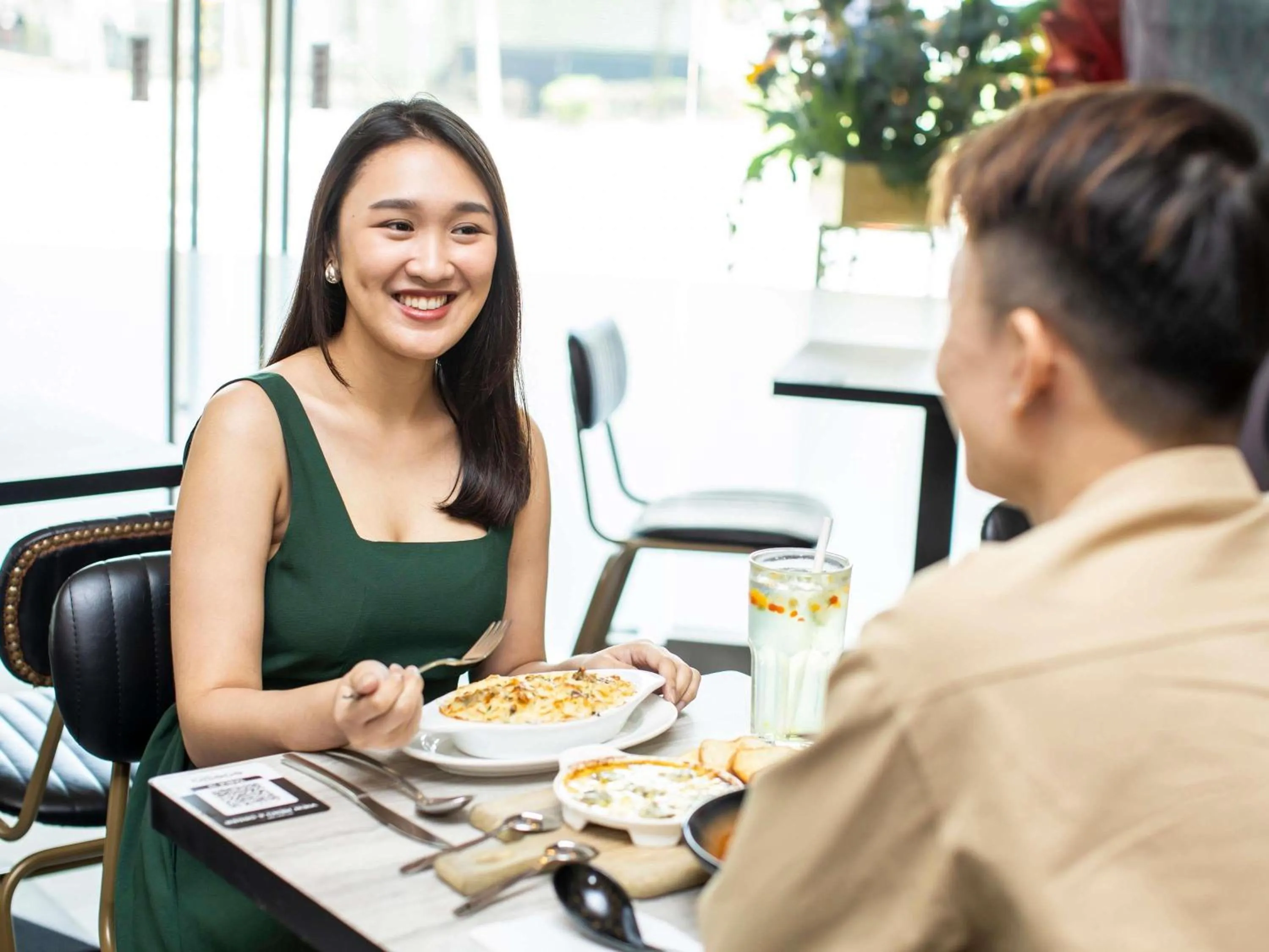 Restaurant/places to eat in ibis Styles Singapore Albert