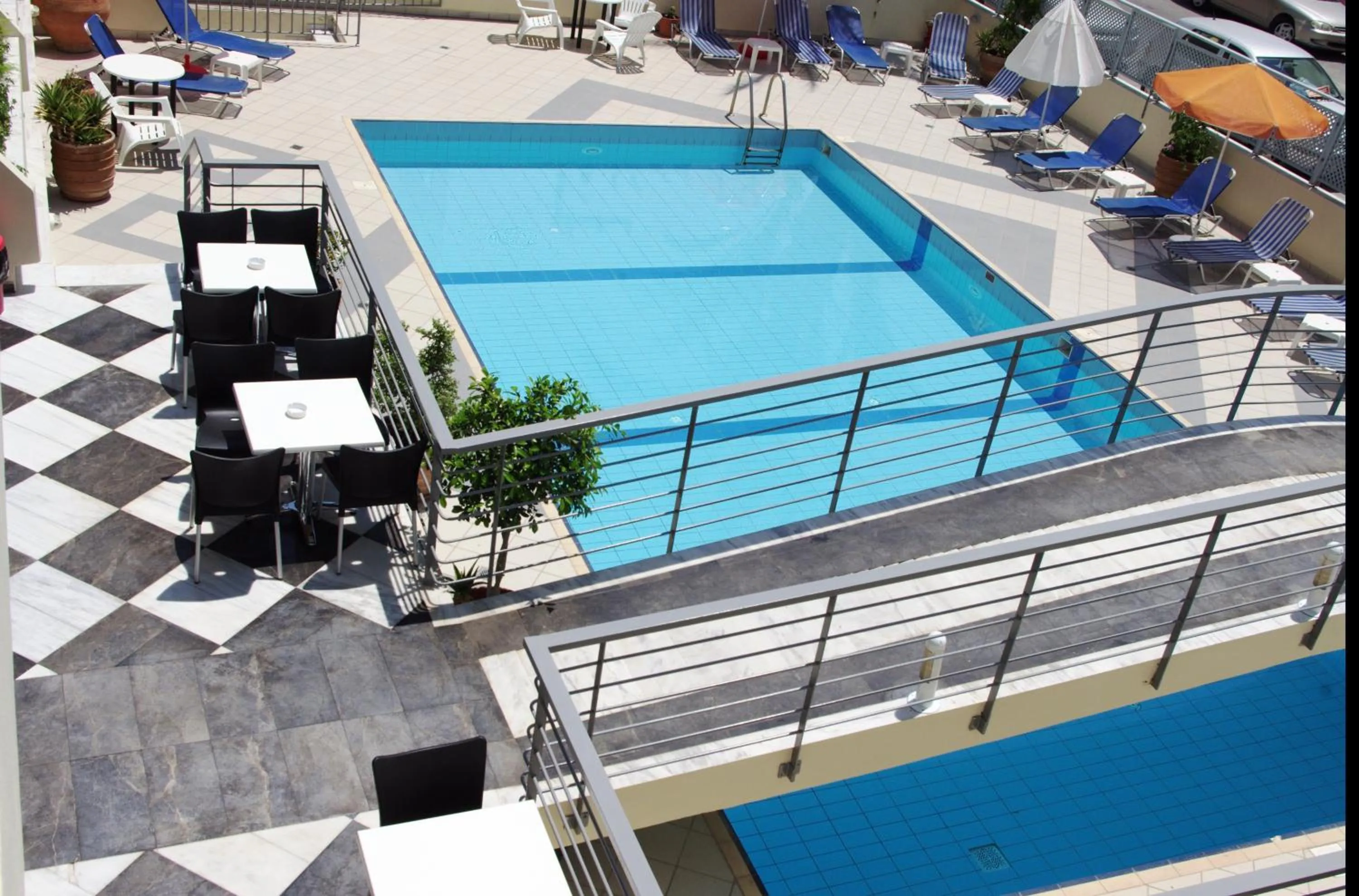 Swimming pool in Kleoniki Mare