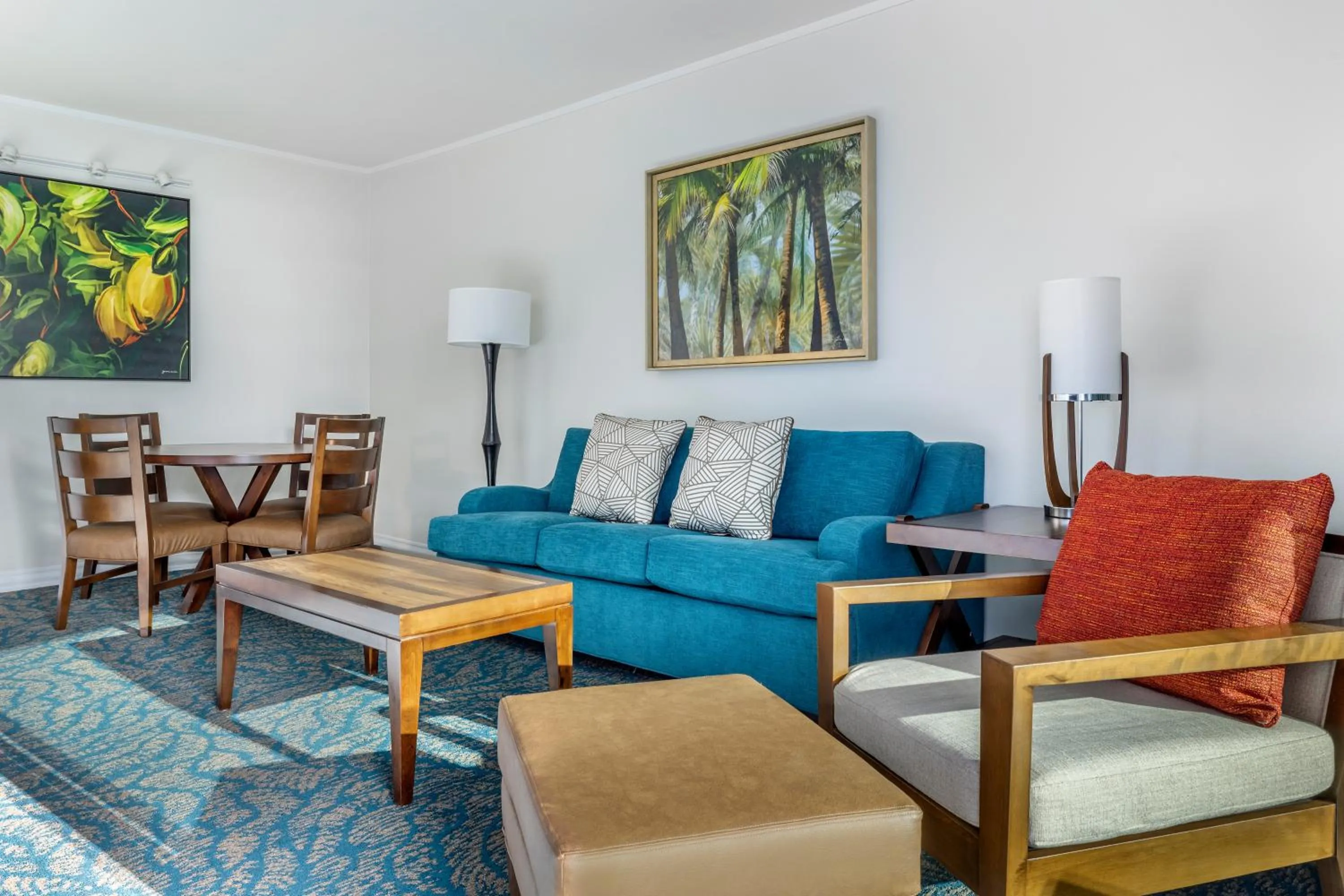 Living room in Hilton Grand Vacations Club at Hilton Hawaiian Village