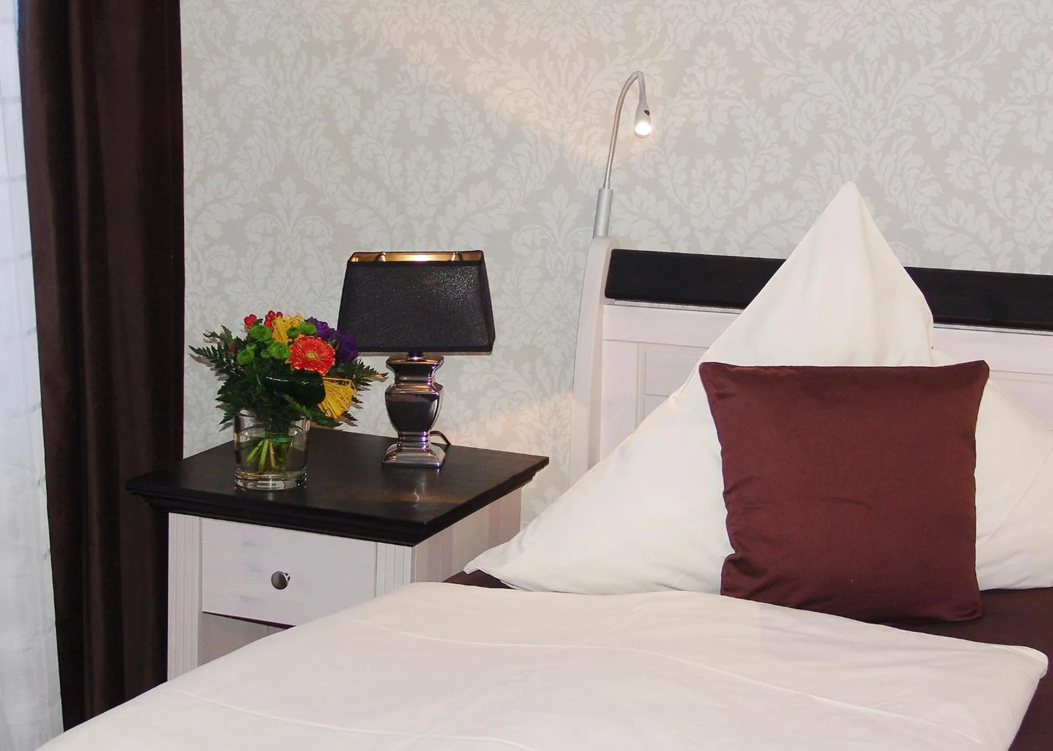 Photo of the whole room, Bed in Hotel Garni Landhaus Uttum