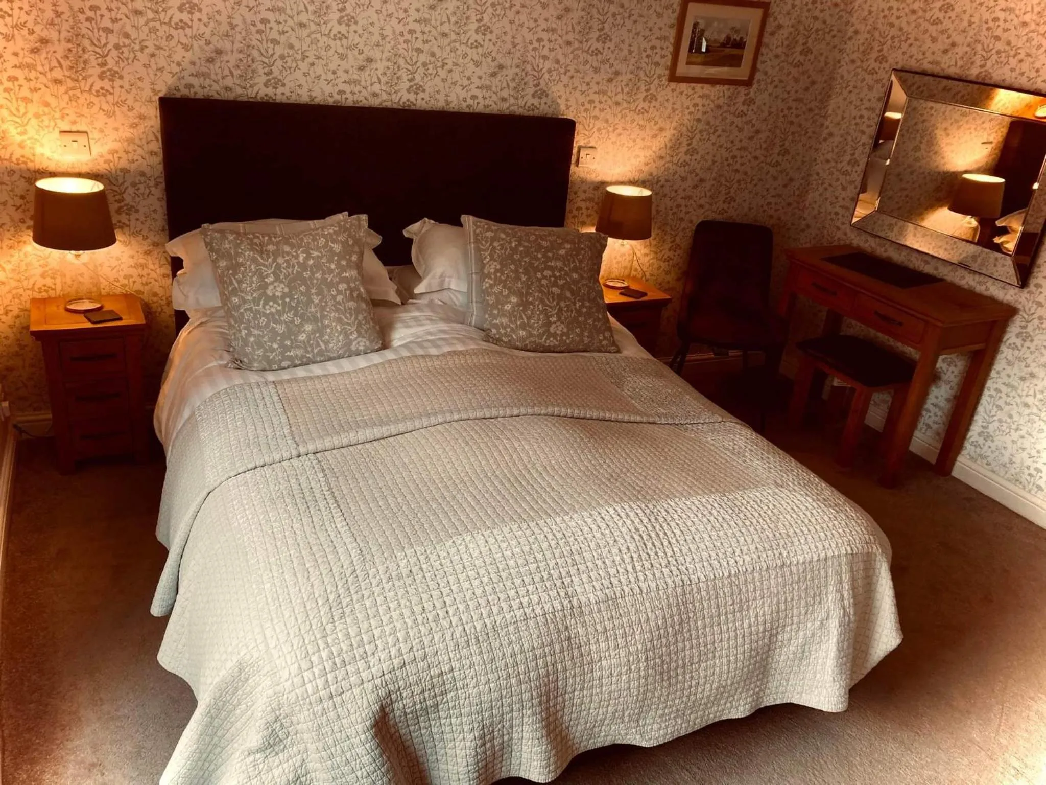 Bed in The Manifold Inn Hotel