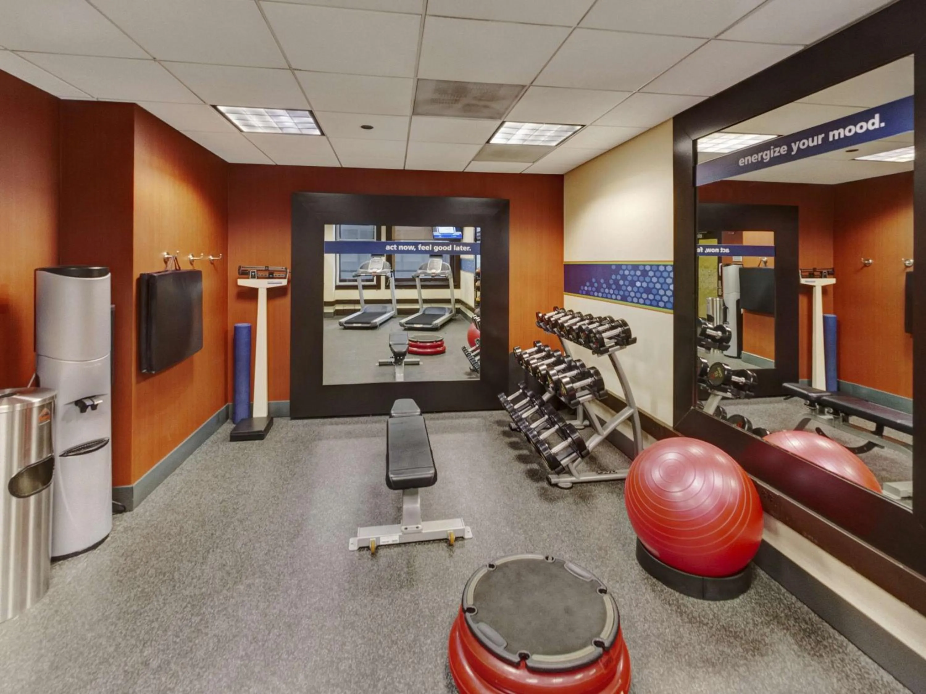 Fitness centre/facilities in Hampton Inn Majestic Chicago Theatre District