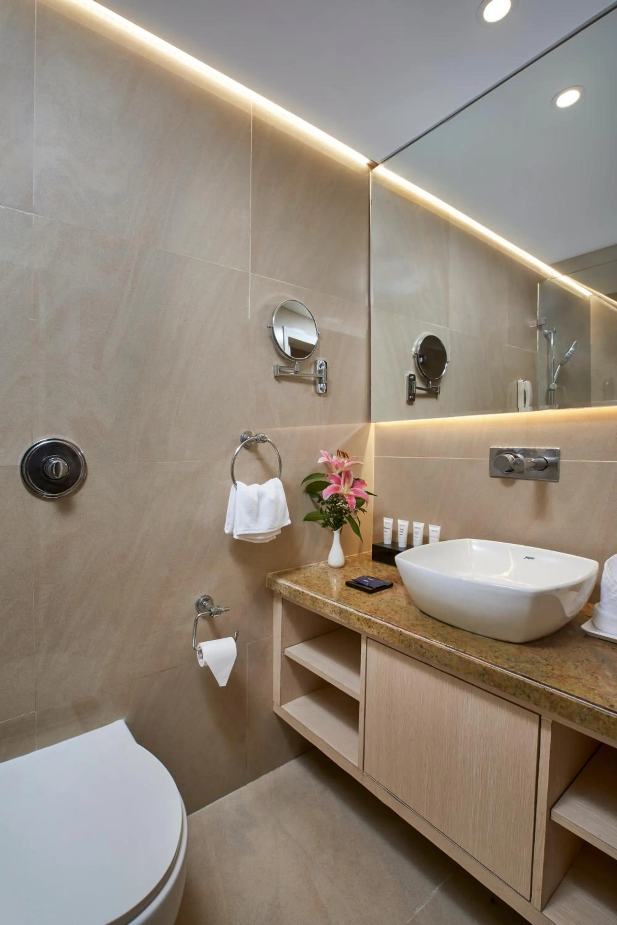 Bathroom in Park Inn by Radisson Goa Candolim
