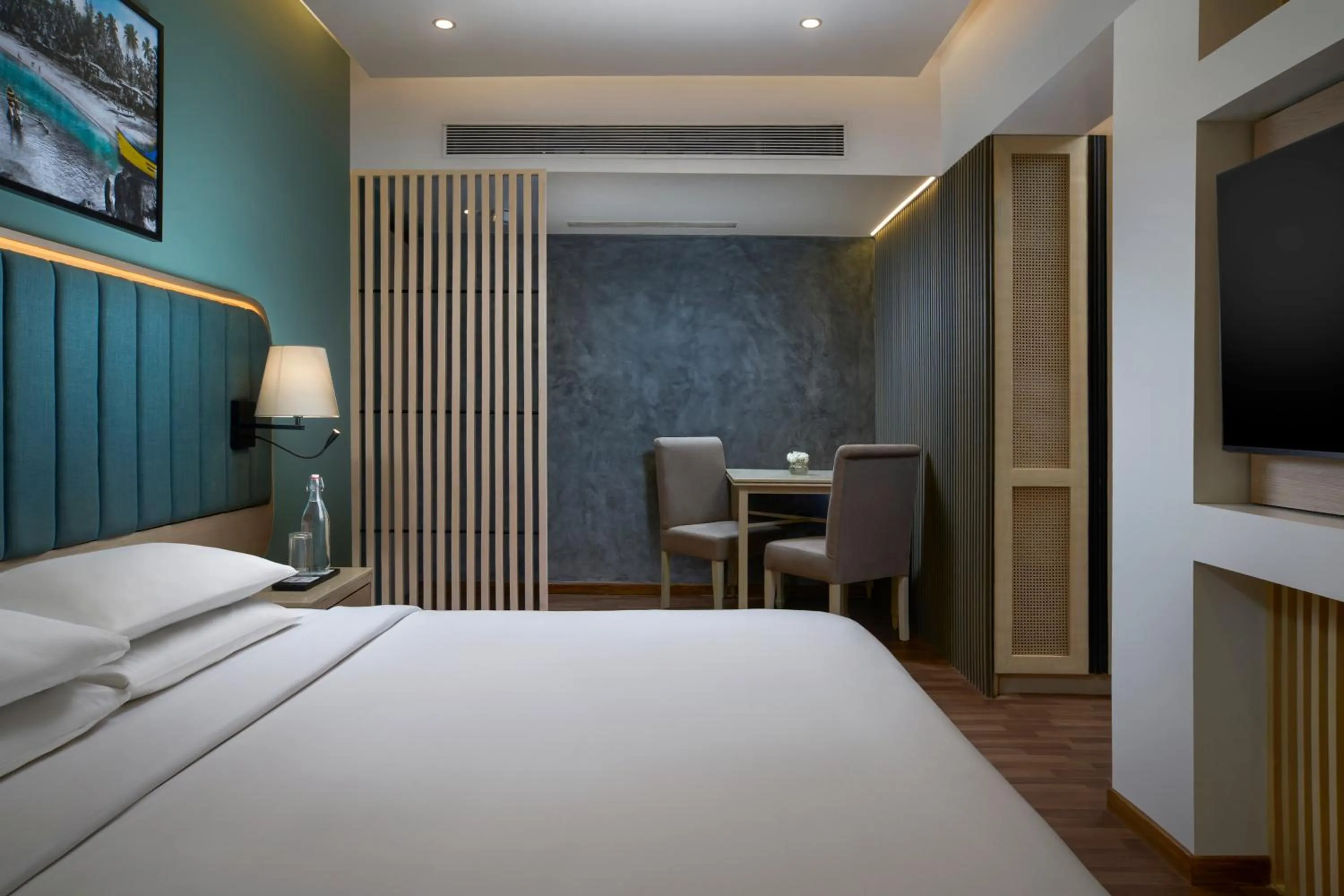 Dining area, Bed in Park Inn by Radisson Goa Candolim